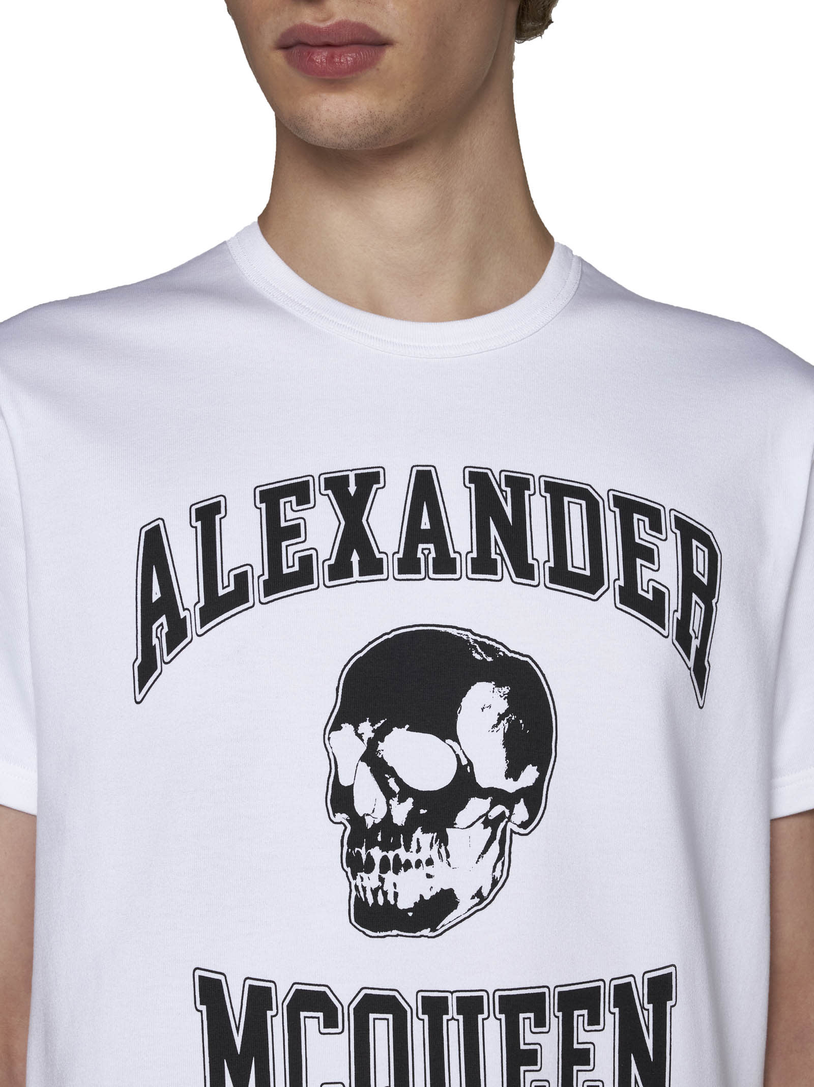 Shop Alexander Mcqueen T-shirt In White / Black