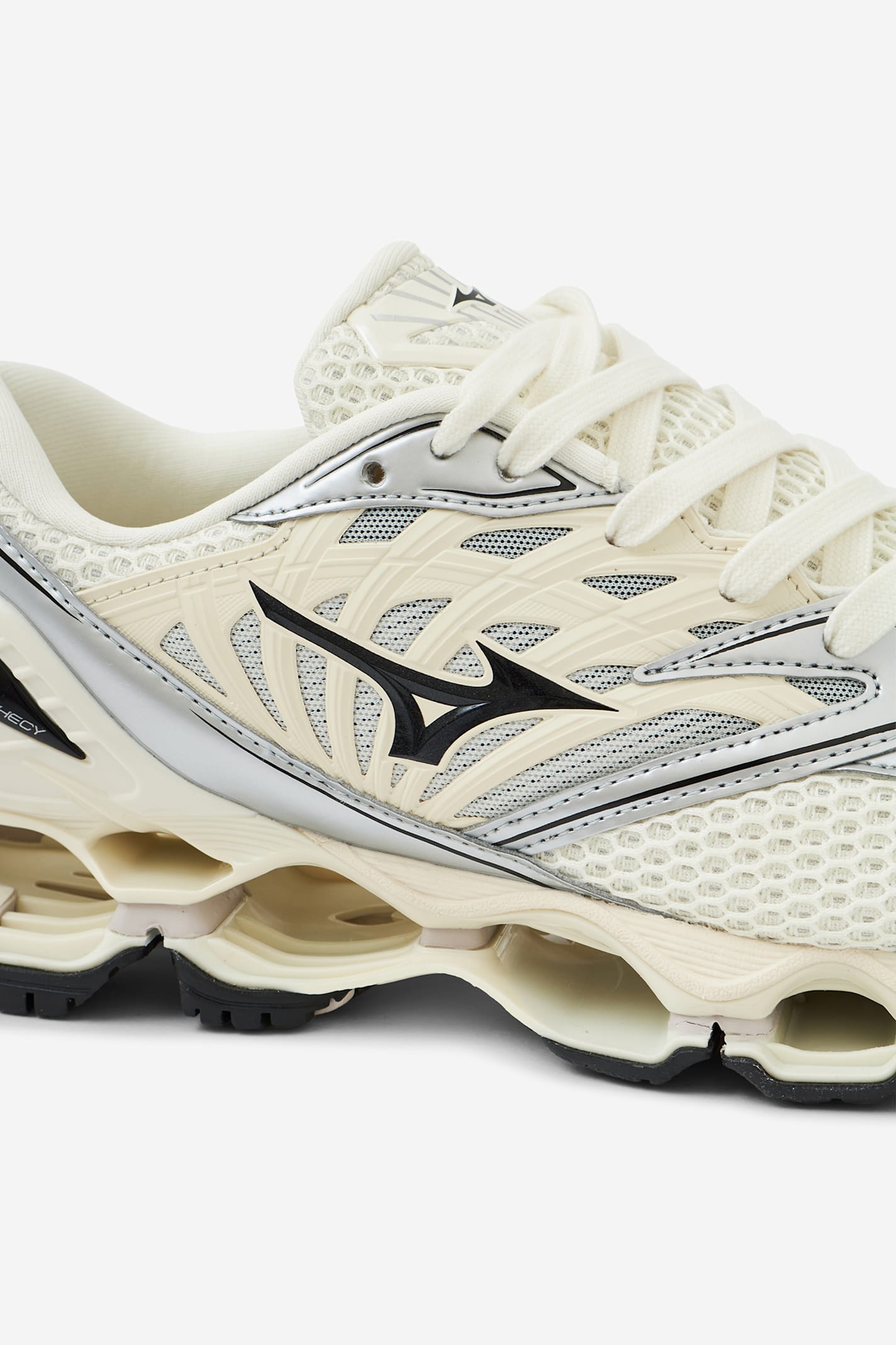 Mizuno Wave Prophecy Ls Sneakers In White