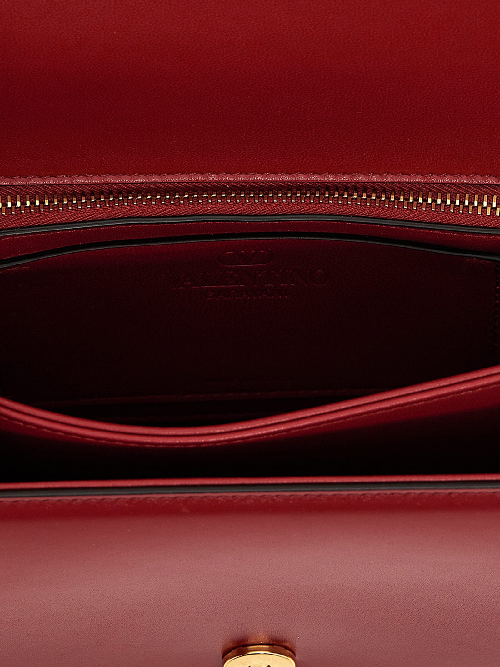 Valentino Garavani Vain Vlogo Leather Shoulder Bag In Red
