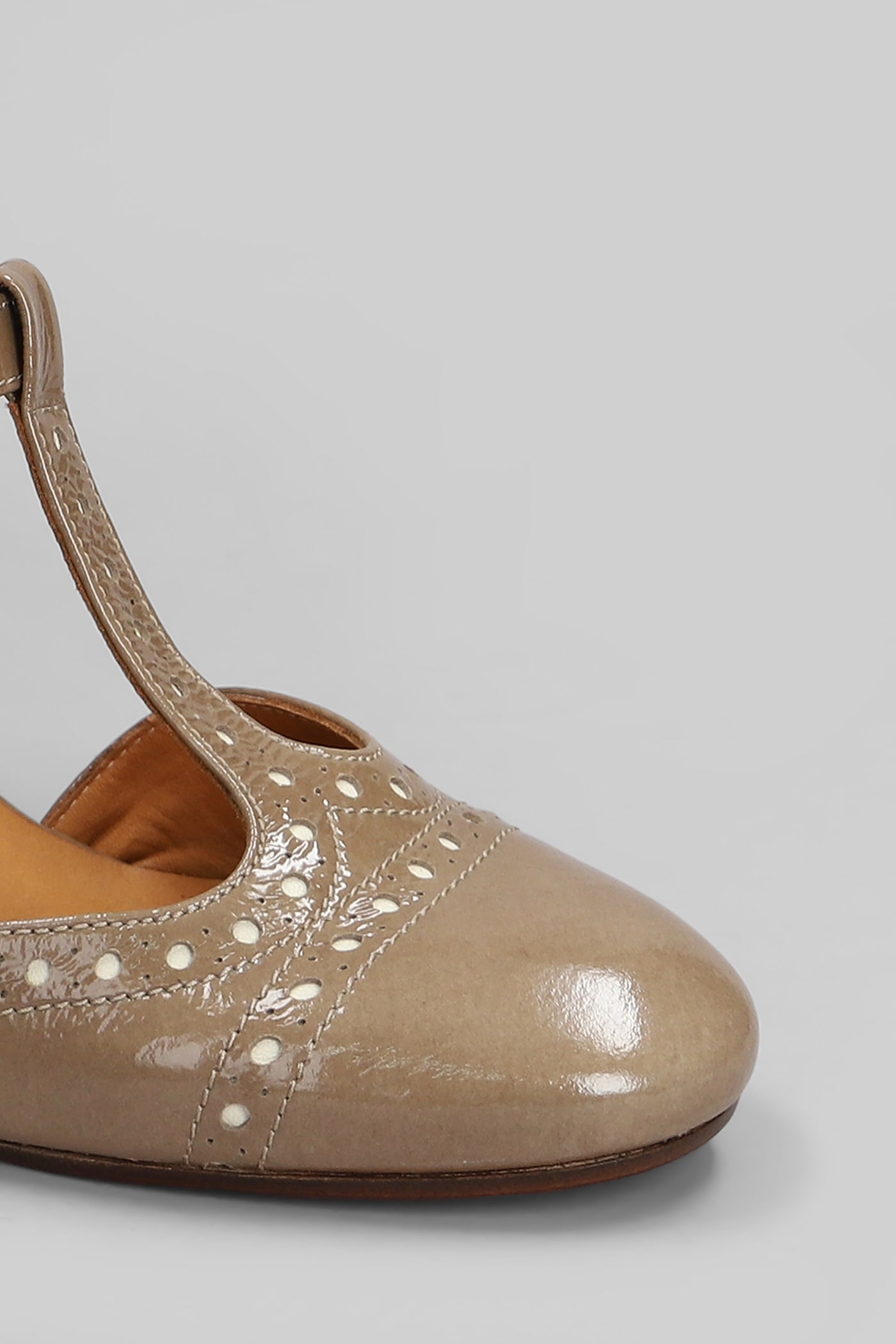 Chie Mihara Mira 46 Pumps In Taupe Leather In Taupe