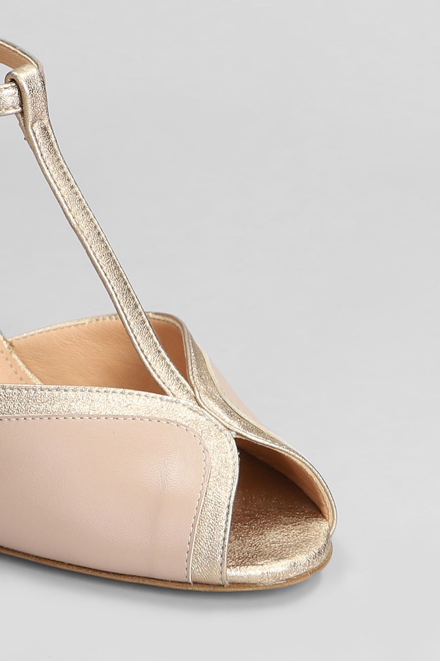 Julie Dee Sandals In Powder Leather