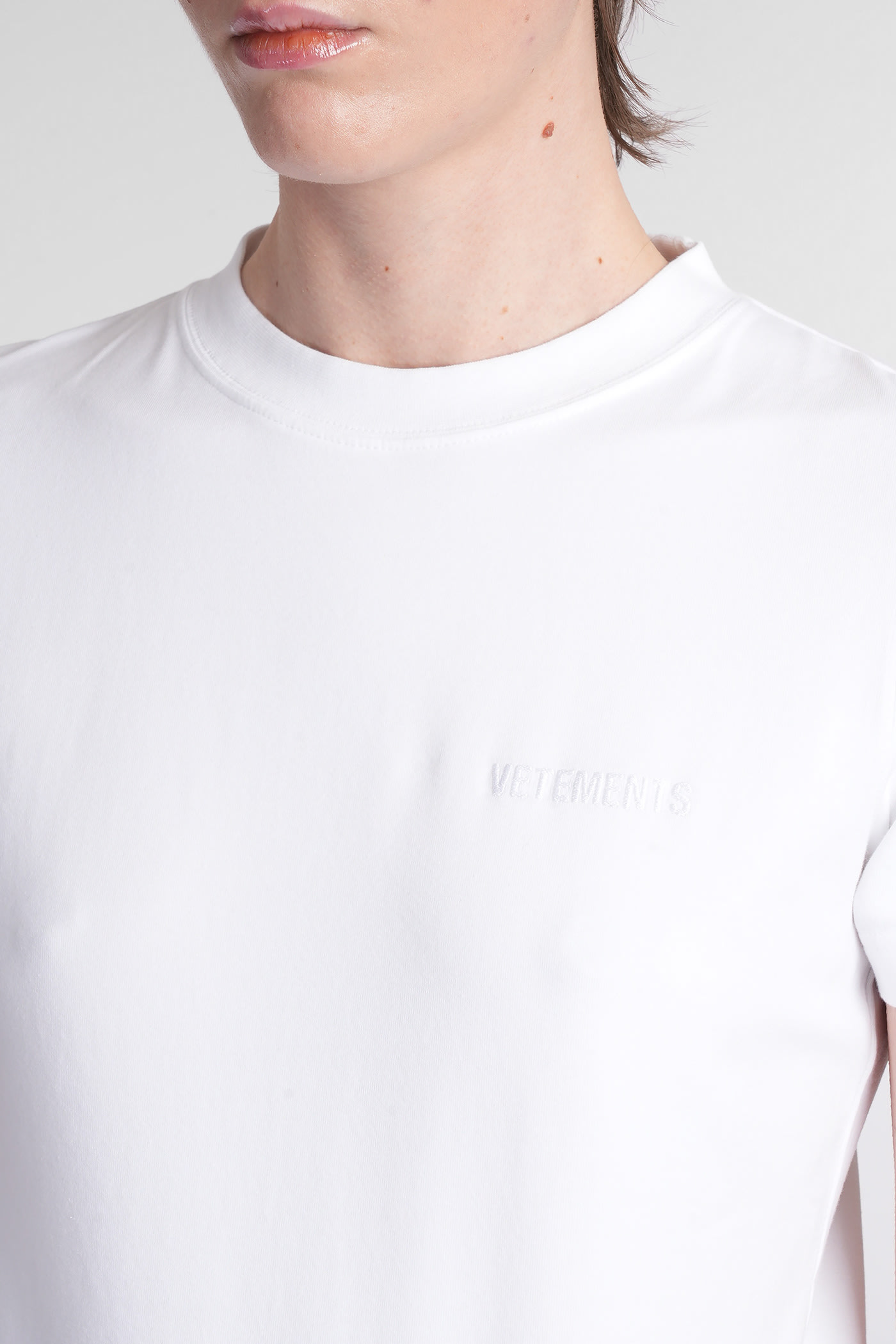 Shop Vetements T-shirt In White Cotton
