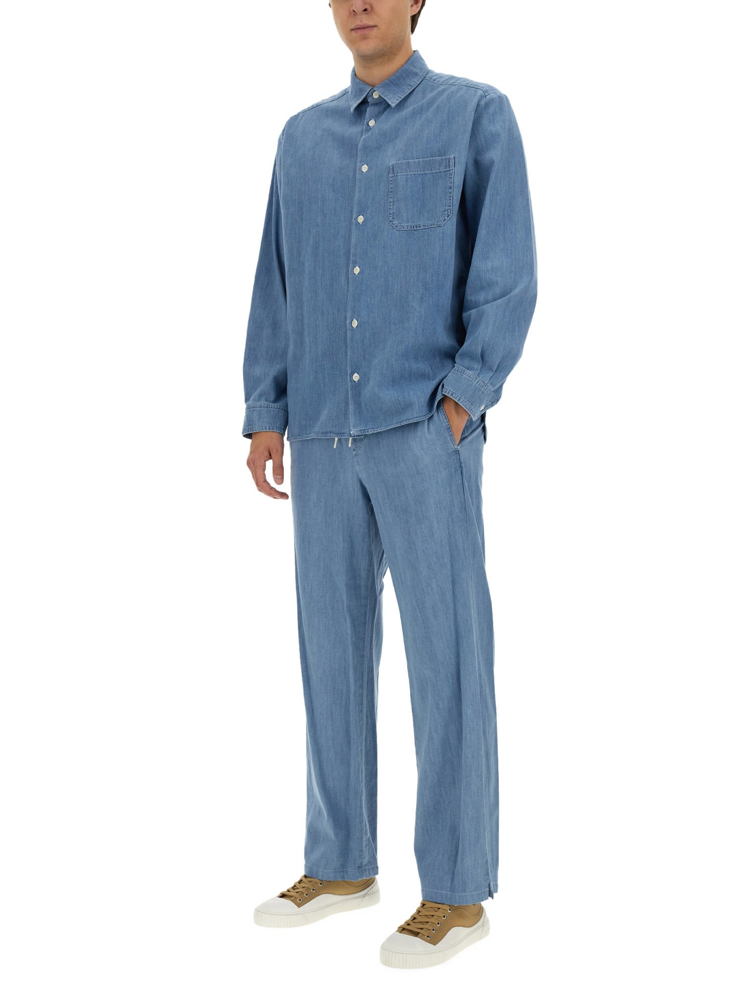 Shop Apc Vincent Jeans In Bleu Clair