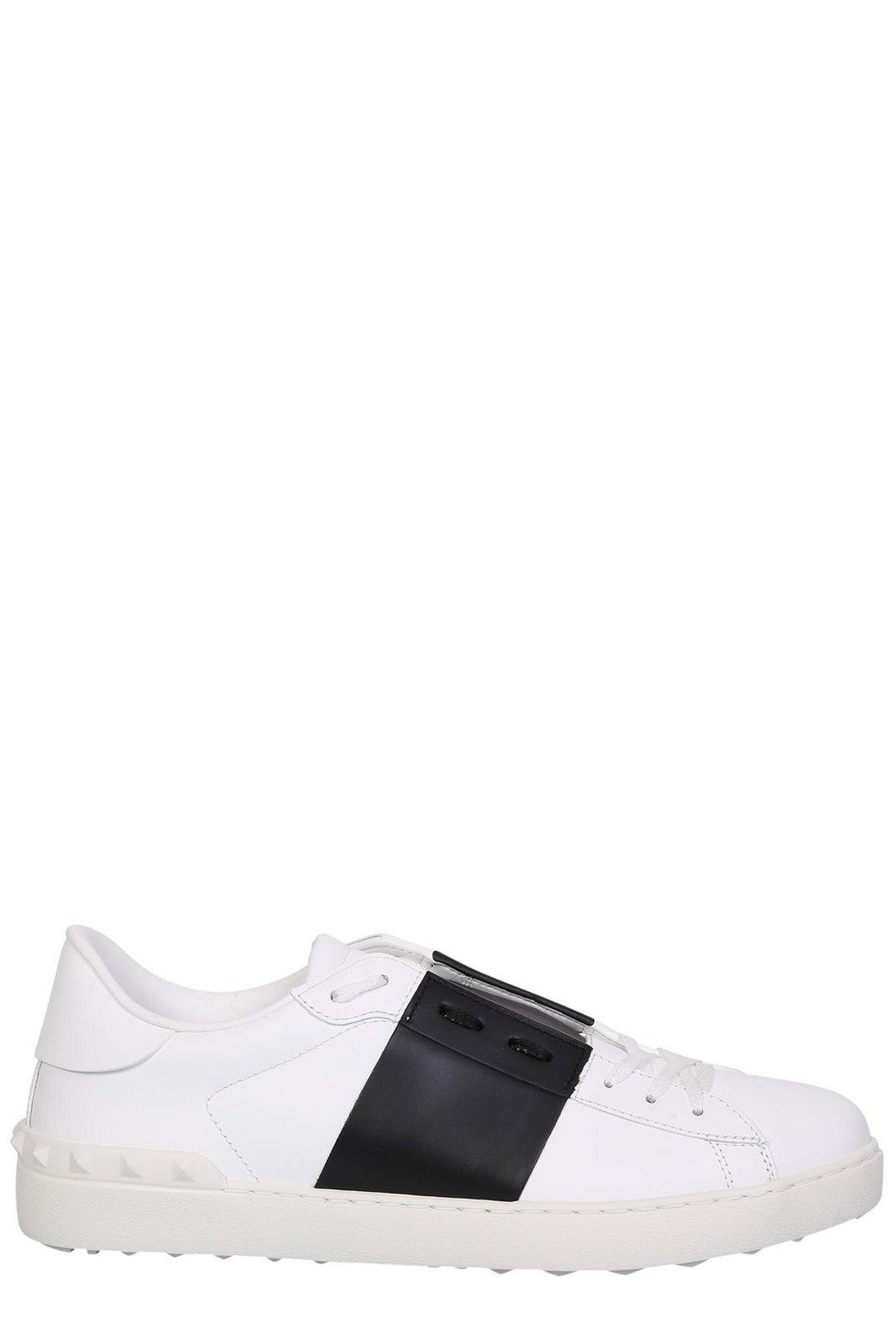 Shop Valentino Rockstud Low-top Sneakers In Bianco/nero/bianco