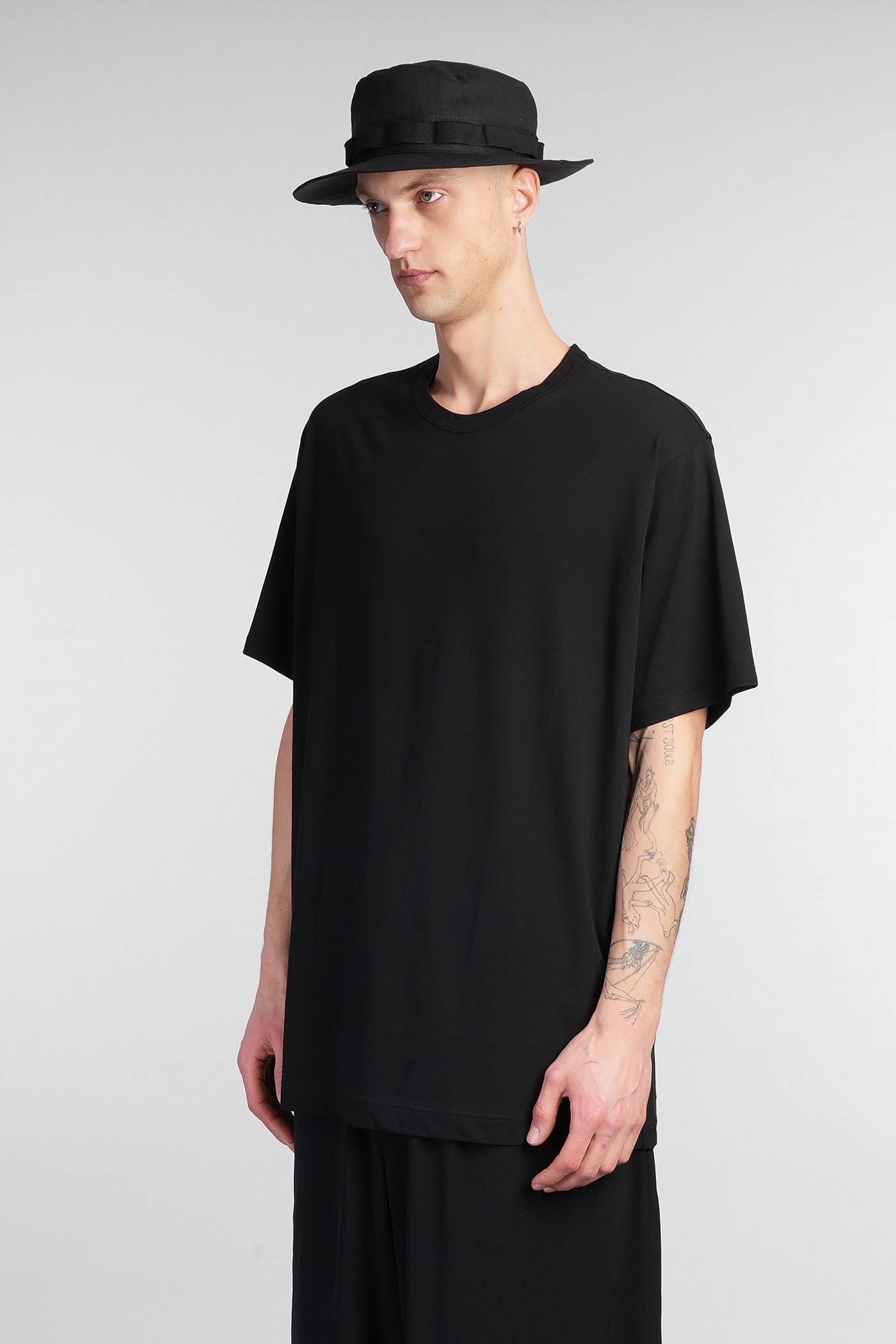 Shop Yohji Yamamoto T-shirt In Black Cotton