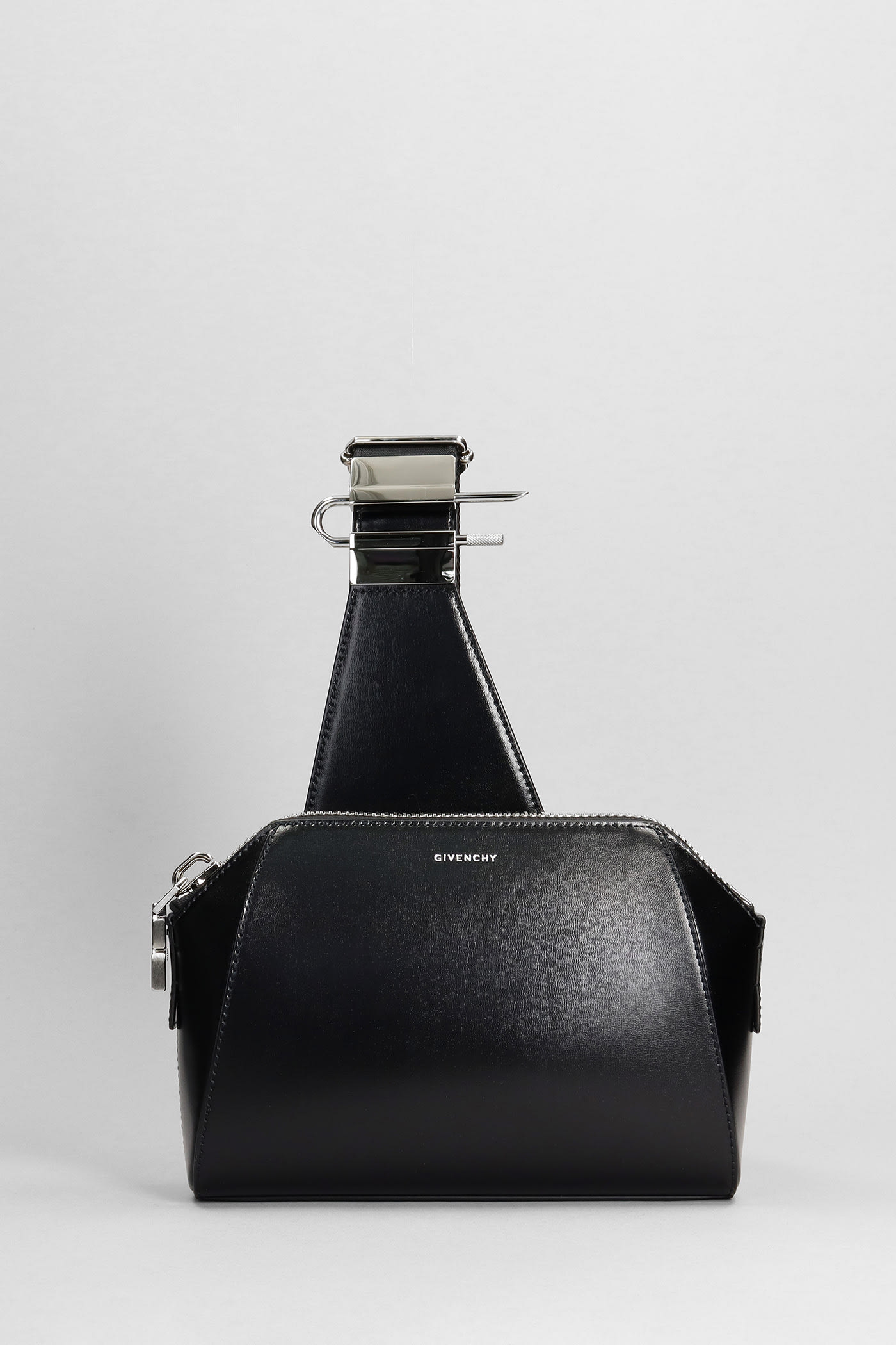 Ant U Shoulder Bag In Black Leather
