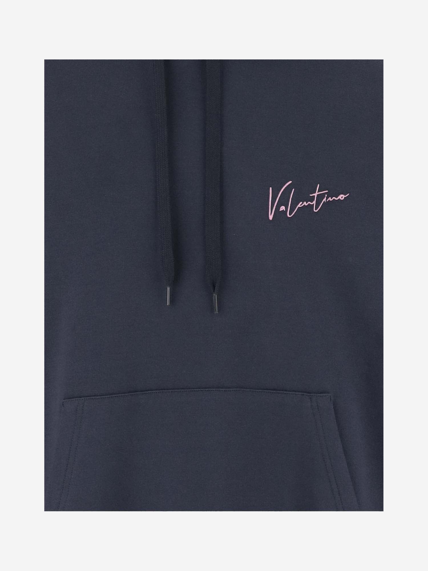 スウェット・トレーナー VALENTINO GARAVANI Valentino logo embroidery hoodie Blue Valentino Garavani Valentino Logo Embroidery Hoodie | THE LIST