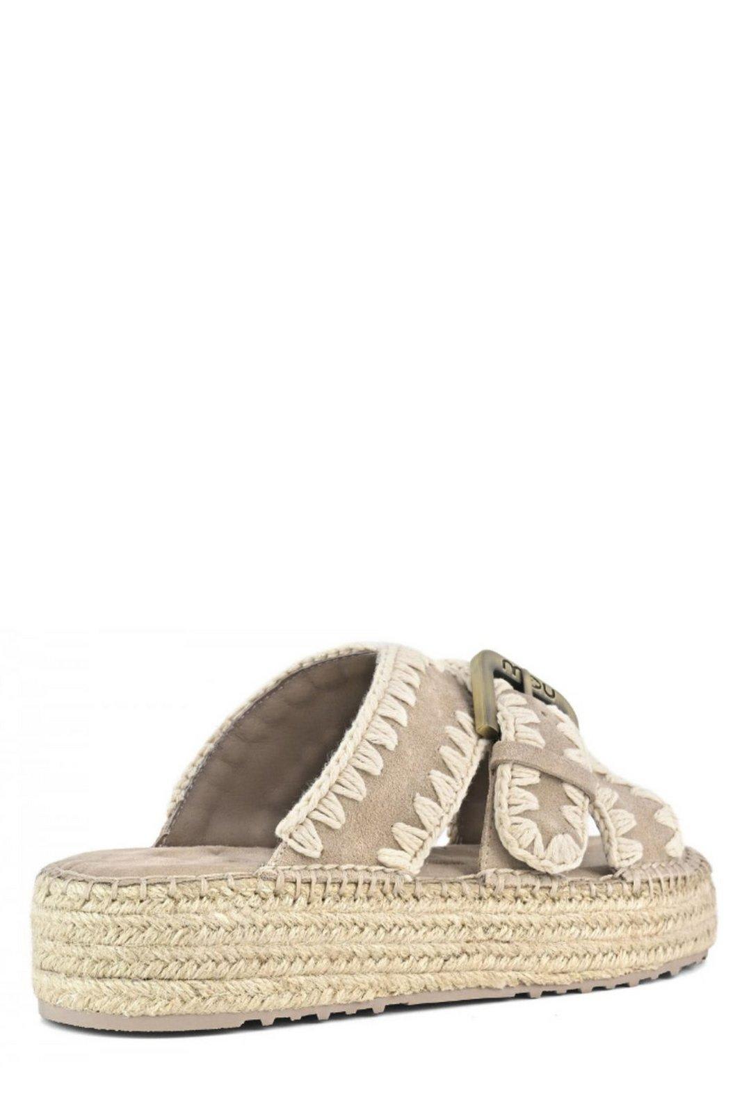 MOU CROSSOVER STRAPPED SANDALS 