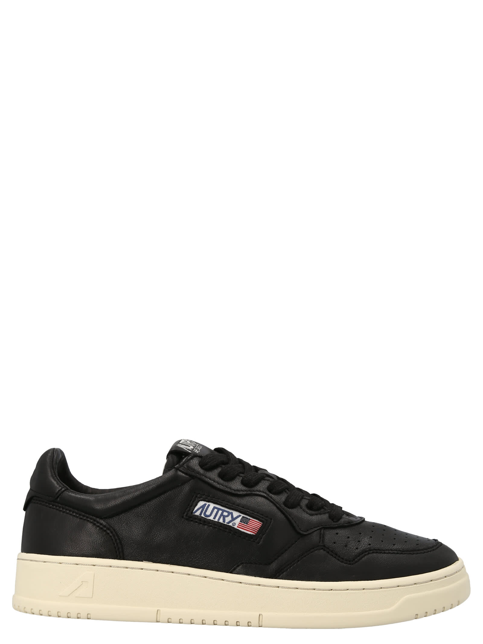 Shop Autry 01 Low Sneakers In Black