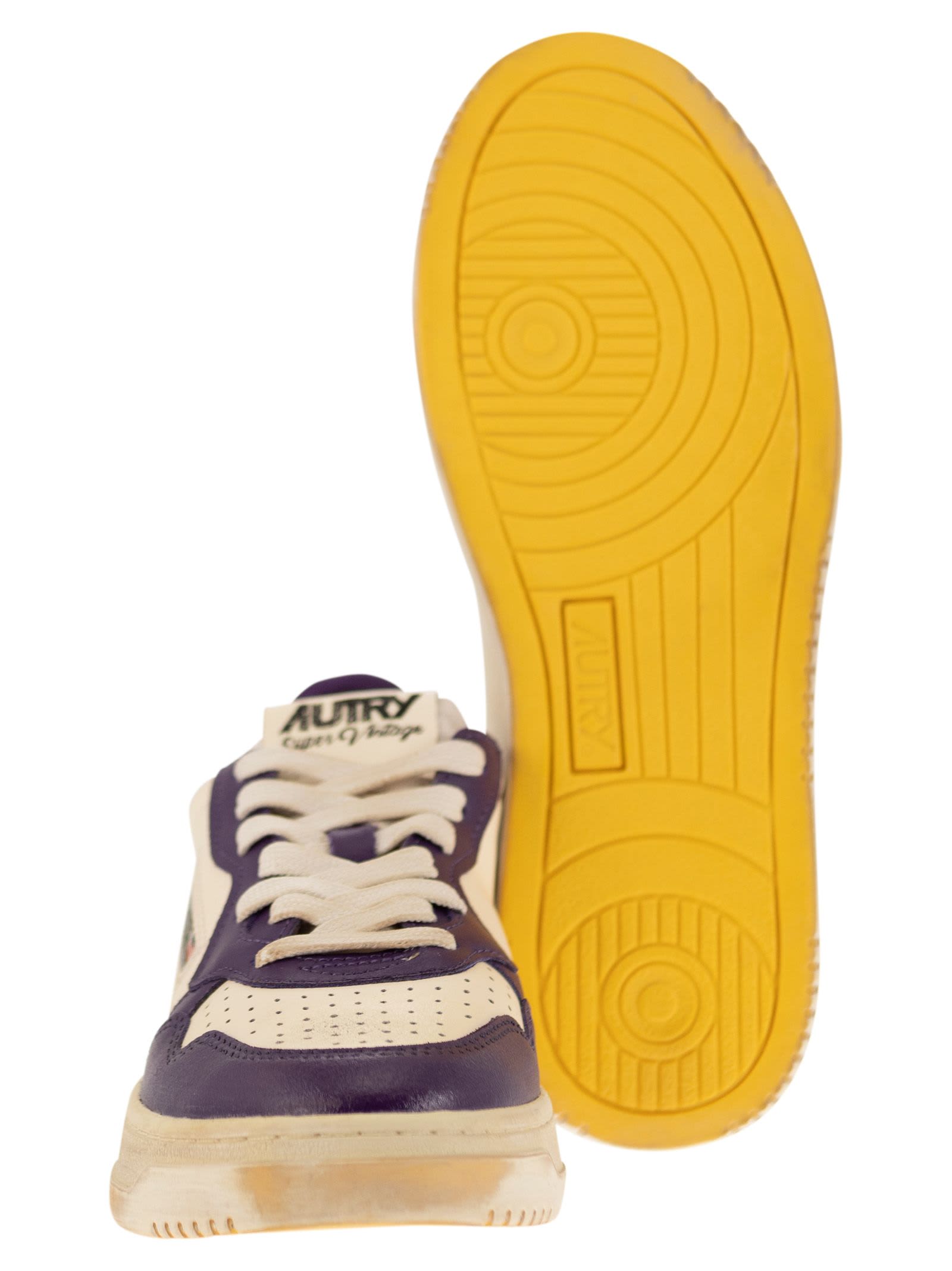 Shop Autry Medalist - Super Vintage Trainers