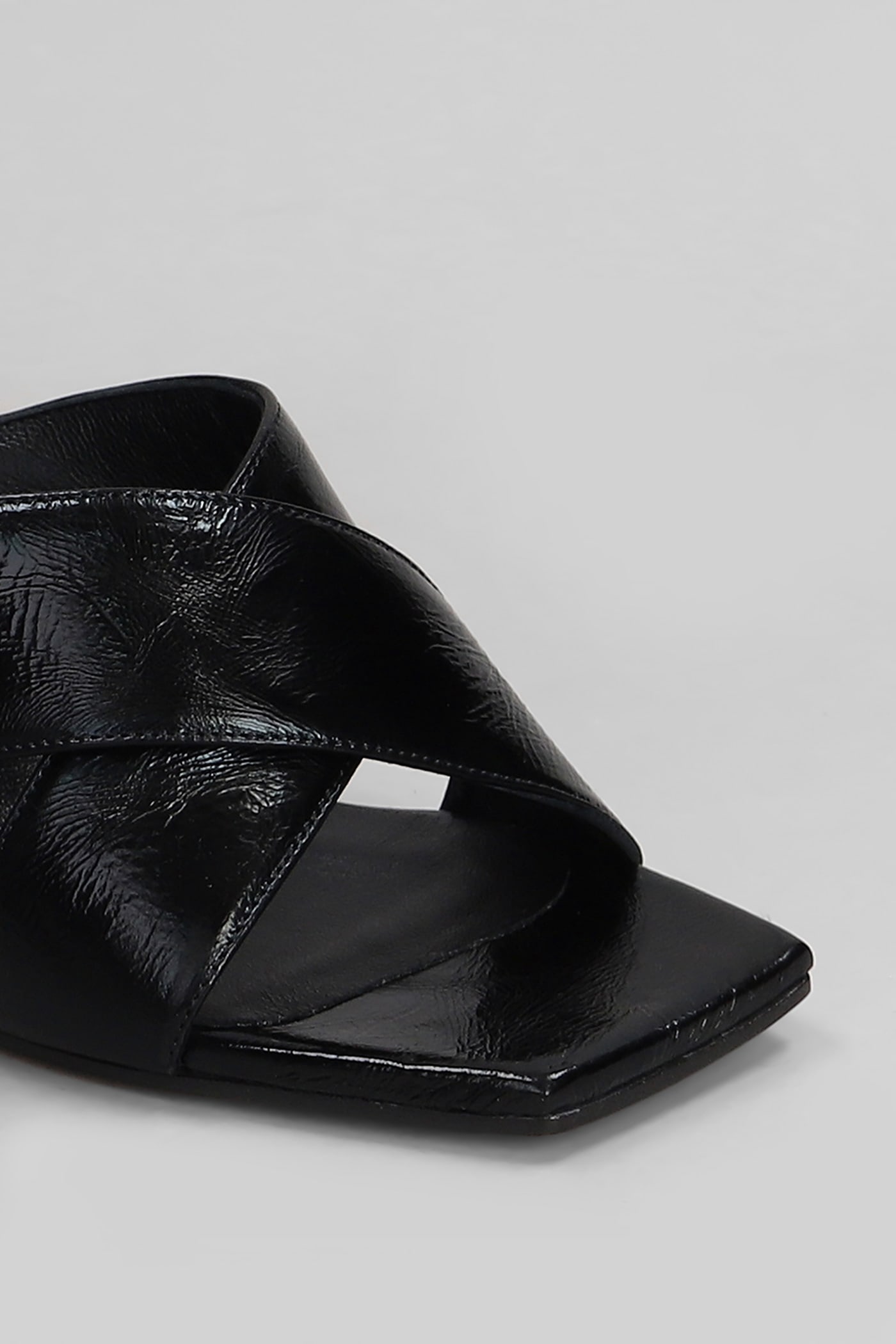 Alchimia Slipper-mule In Black Leather In Black