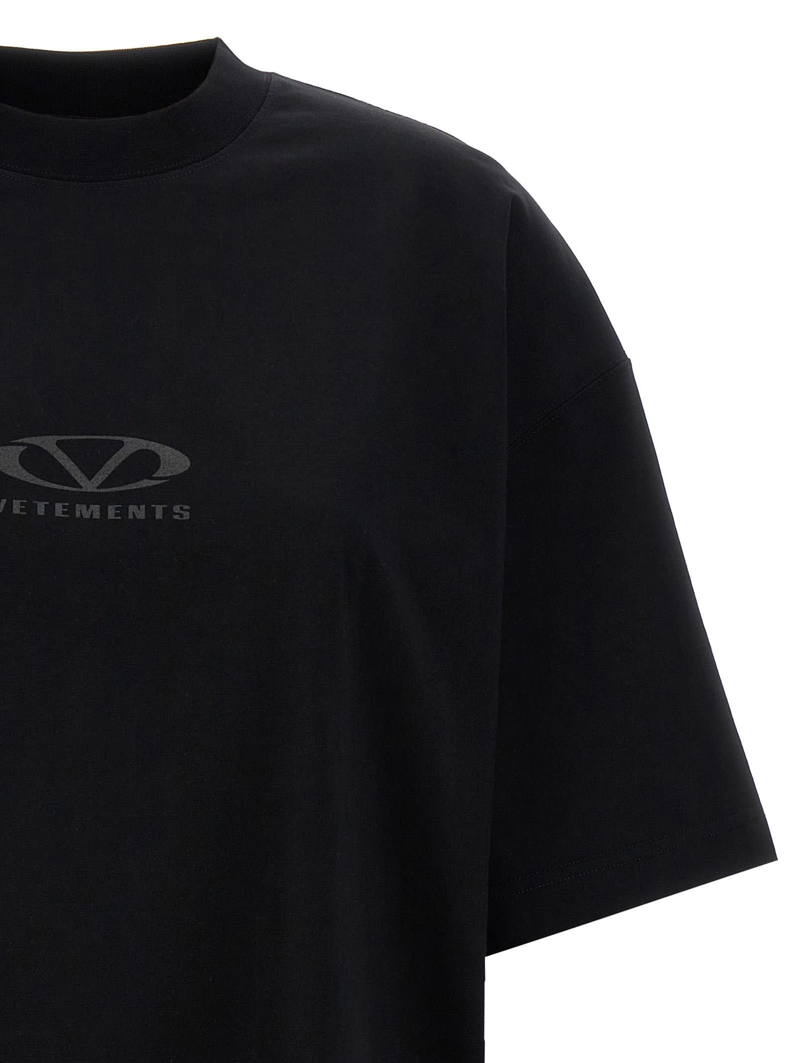 VETEMENTS OVAL LOGO T-SHIRT