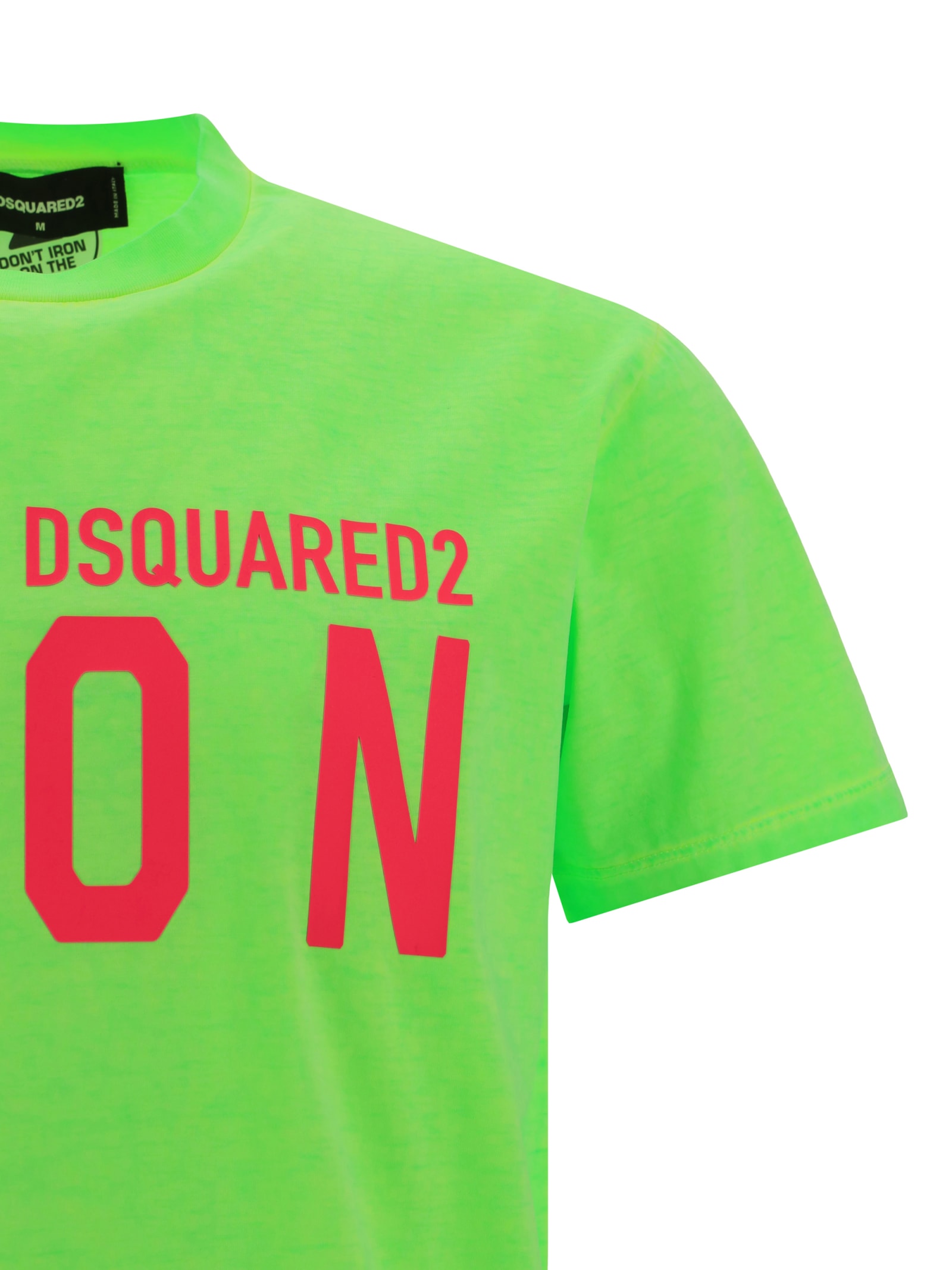 Shop Dsquared2 T-shirt In 910