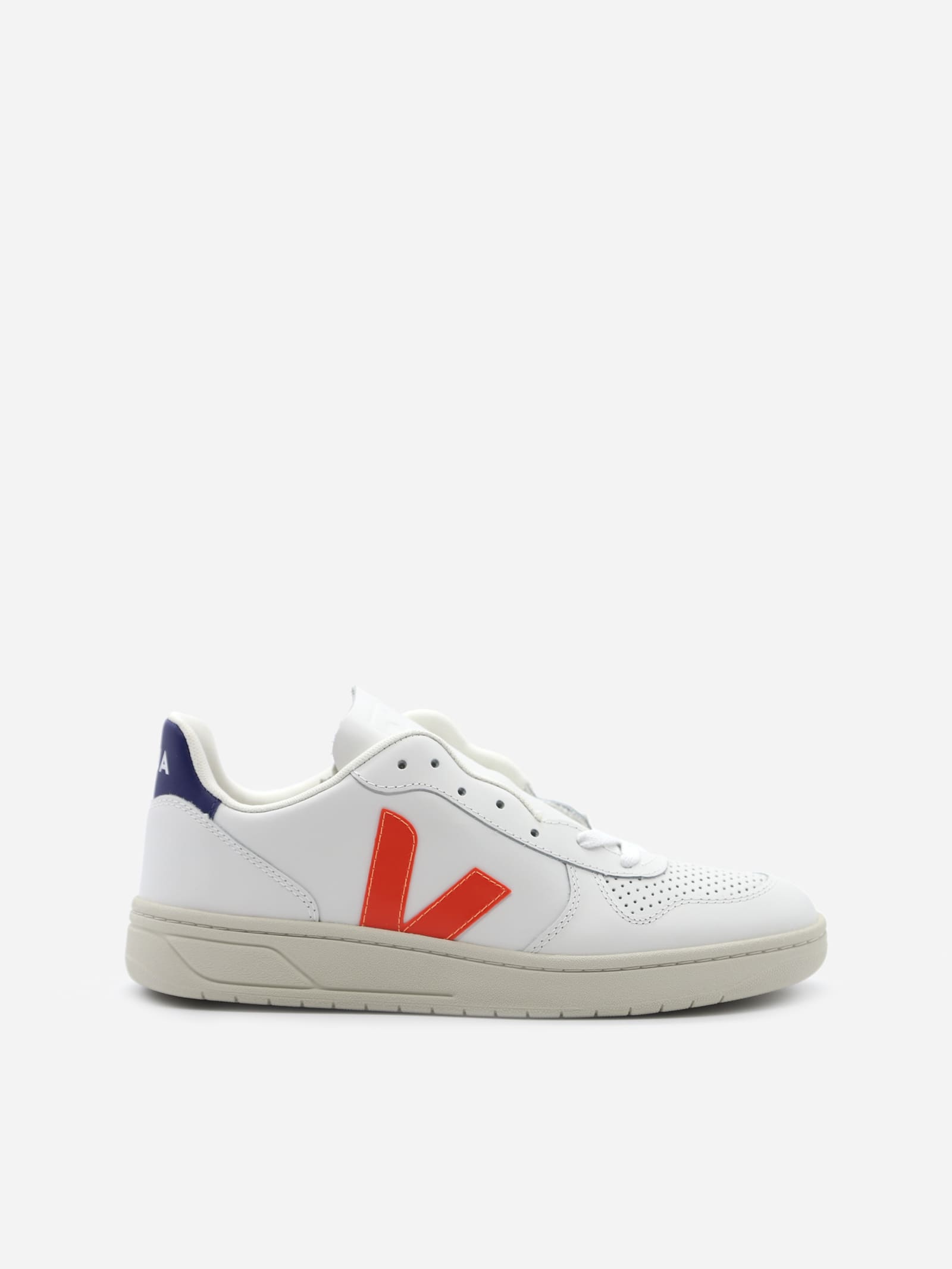 Veja V-10 Sneakers In Leather With Contrasting Heel Tab