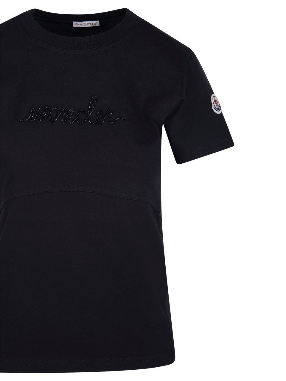 Moncler Logo Patch Crewneck T-shirt In Black