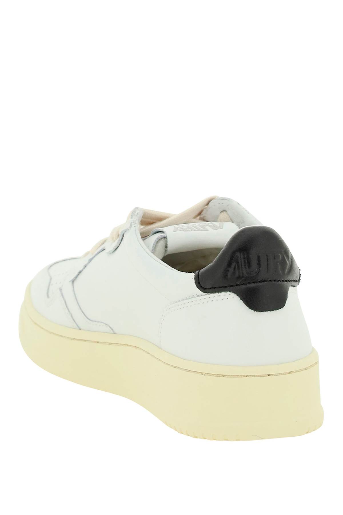 Autry Medalist Sneakers In White
