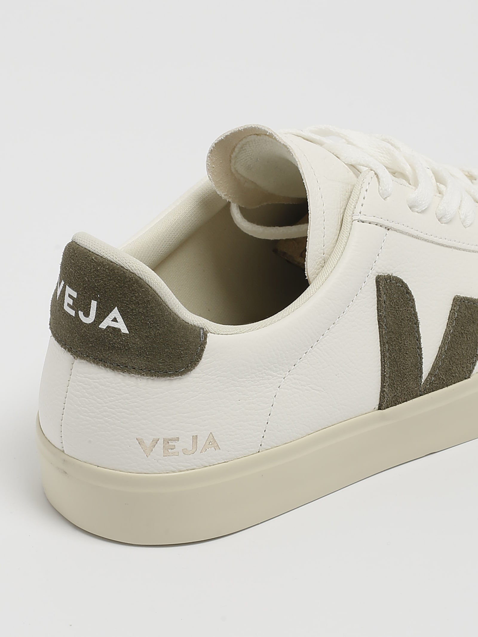 Shop Veja Campo Sneaker In Bianco