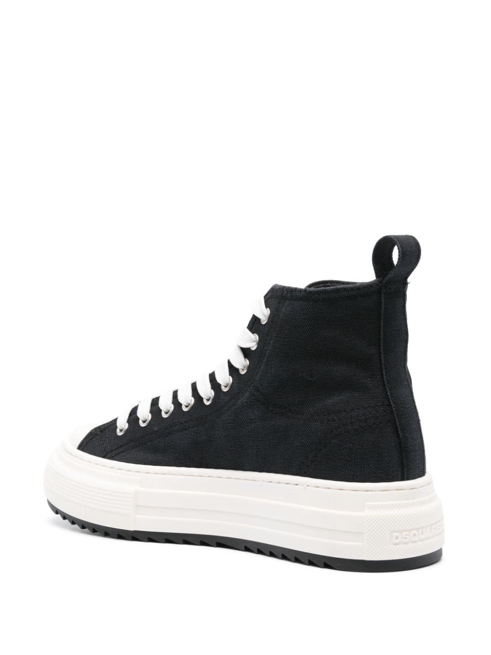 Shop Dsquared2 Betty Boop Berlin Sneakers In Nero