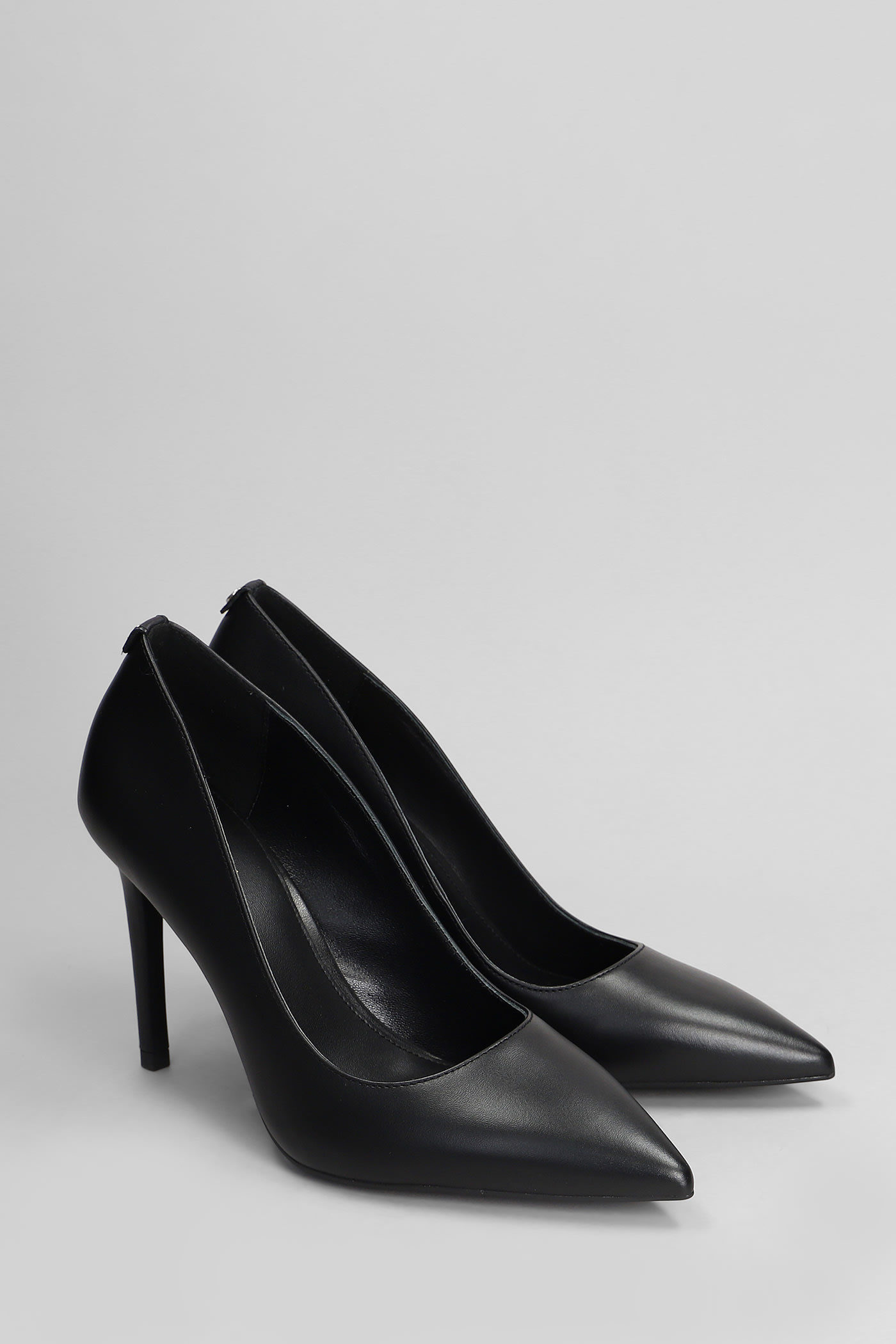 Michael Kors Lace-up Flat Shoes With Elegant Design And Modern Appeal In Black