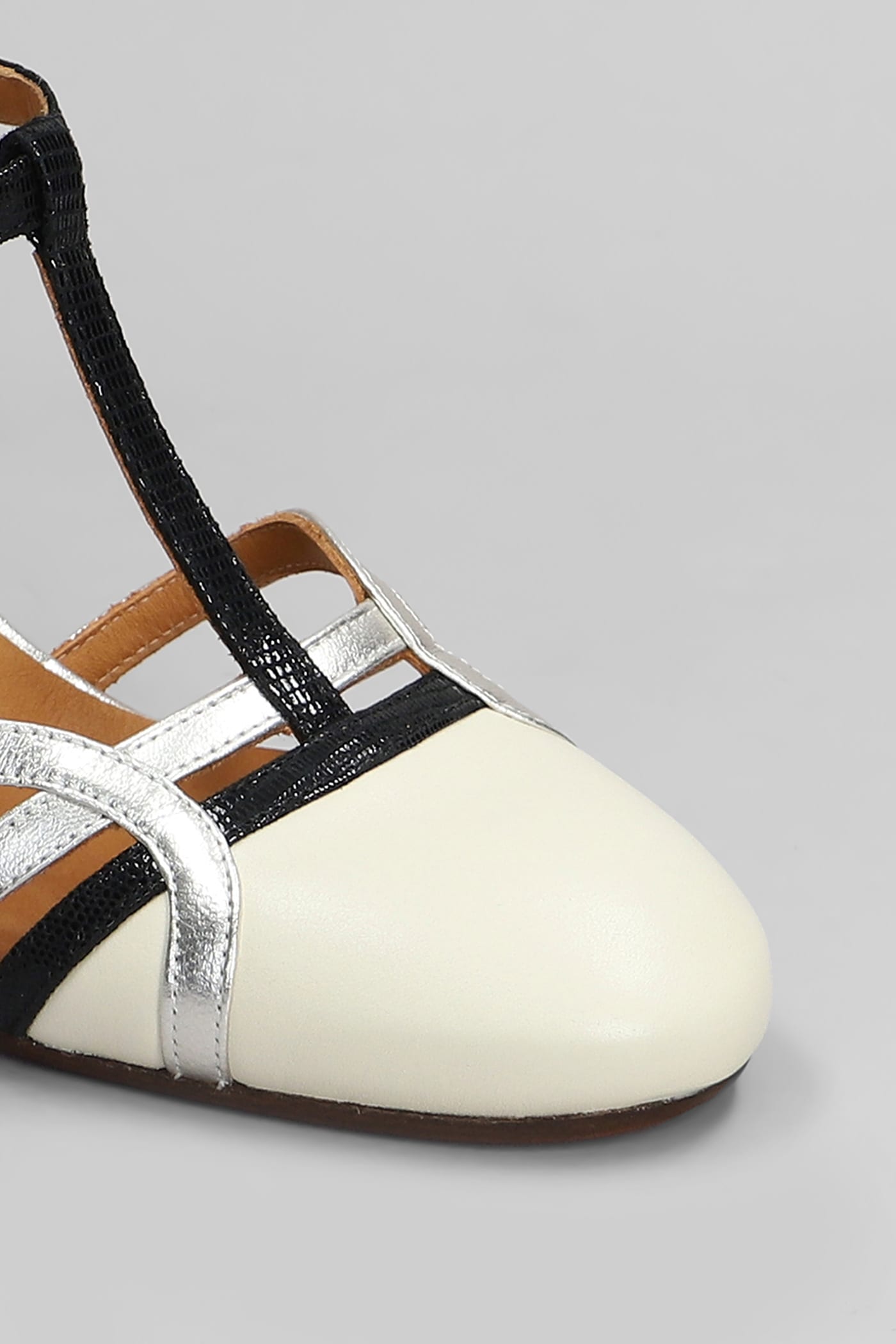 Chie Mihara Pumps In Beige Leather In Beige