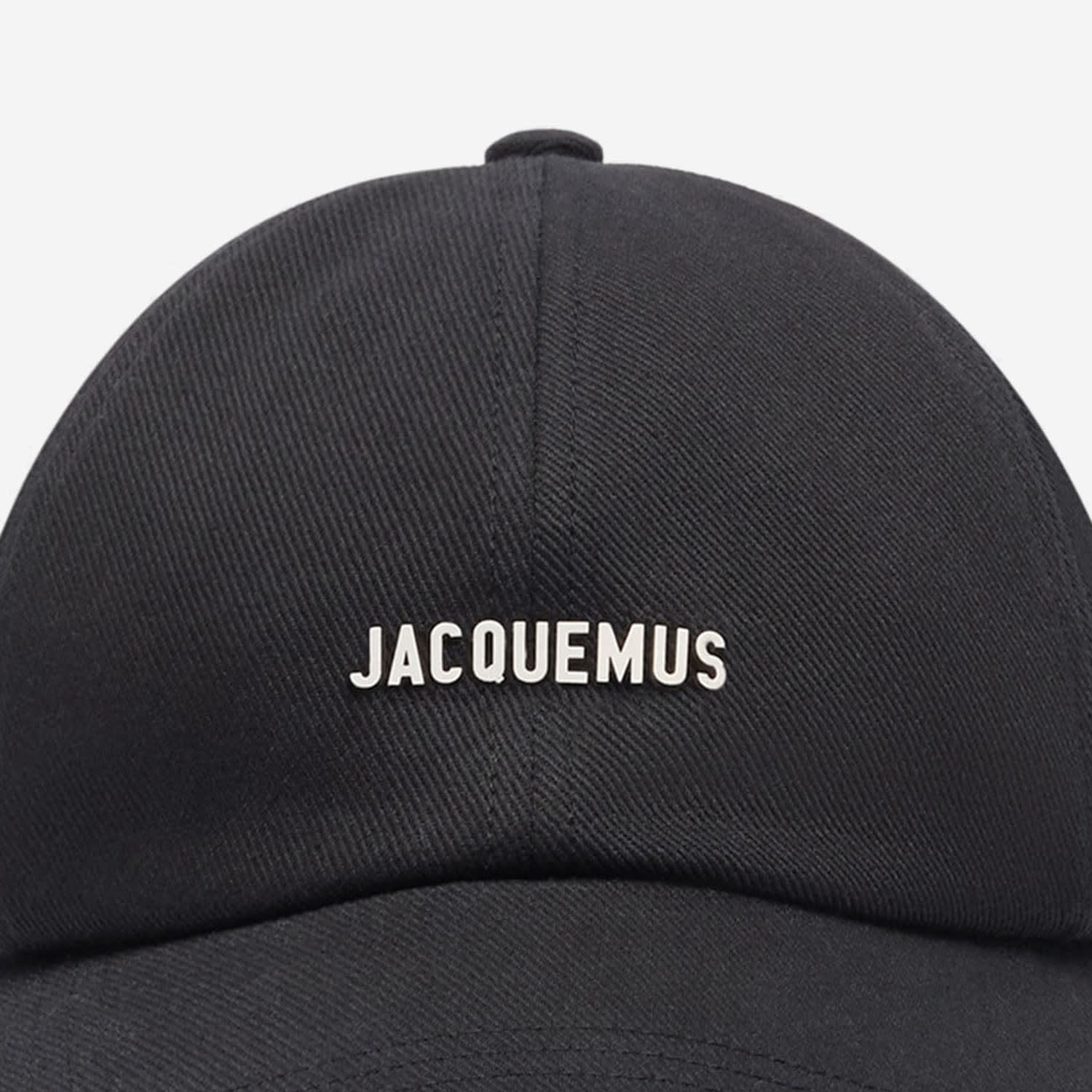 Jacquemus Gadjo Baseball Cap With Logo Plaque In Black