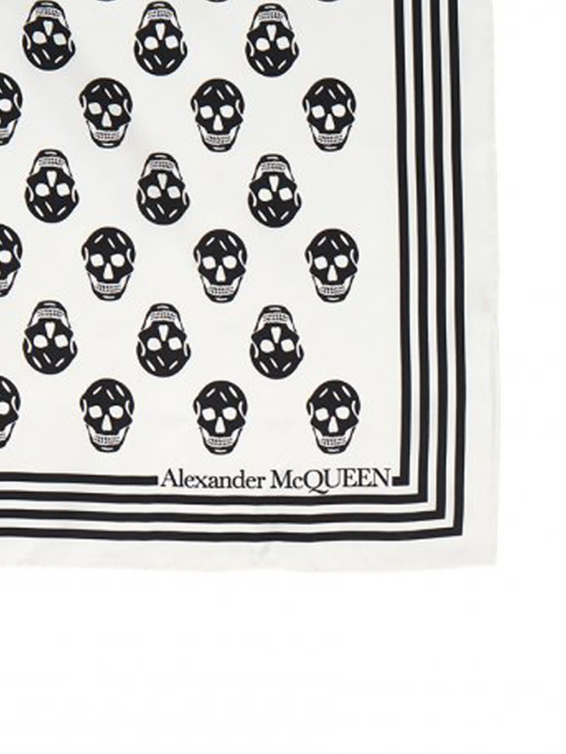 Alexander Mcqueen Skull Printed Frayed-edge Scarf In White