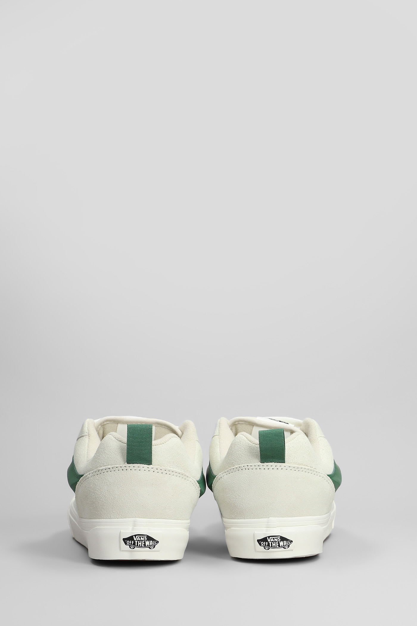 Vans Knu Skool Sneakers In White Suede In White