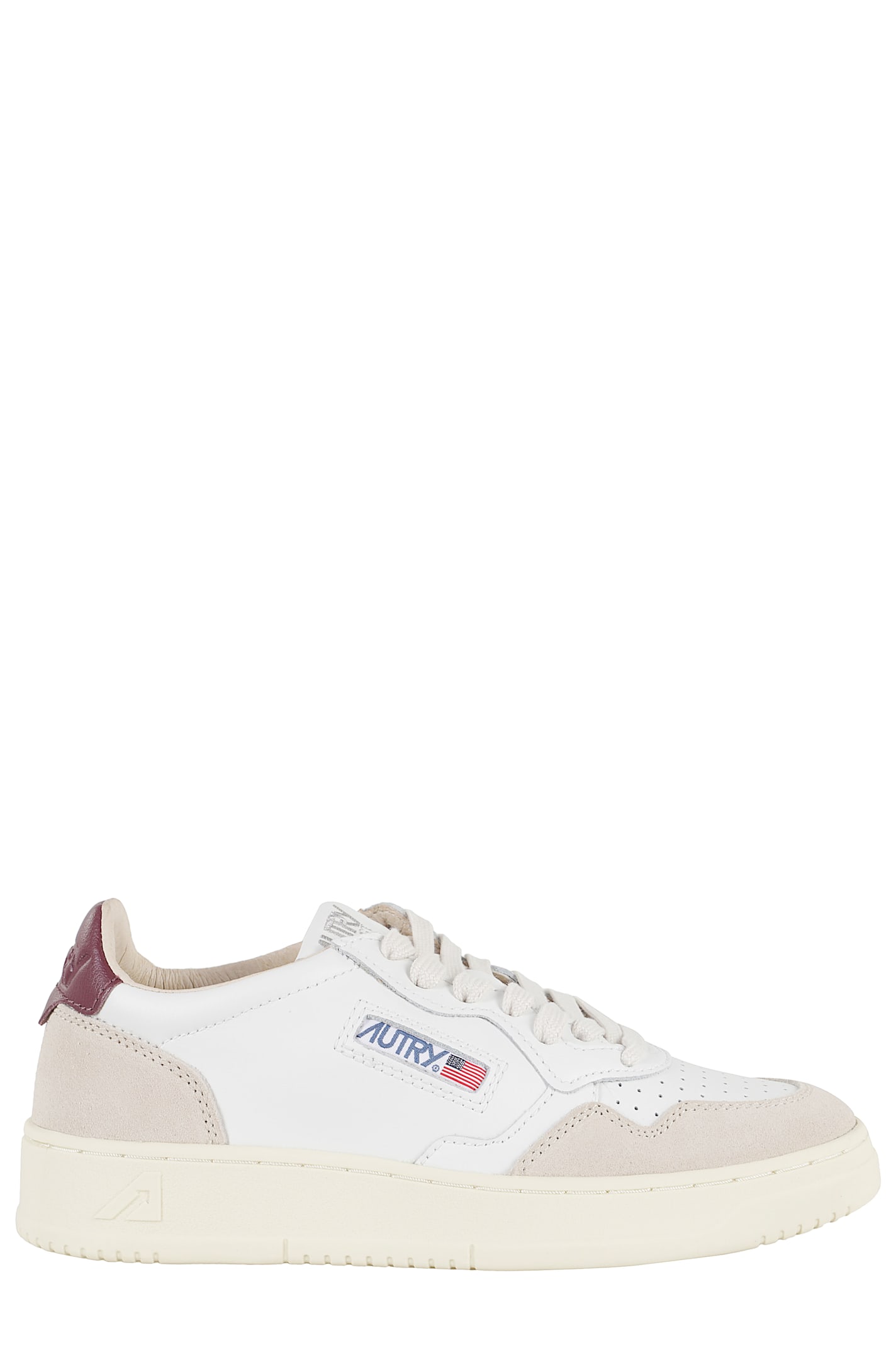 Autry Medalist Low Model Sneakers Featuring Suede Inserts And Logo Accents In Multi