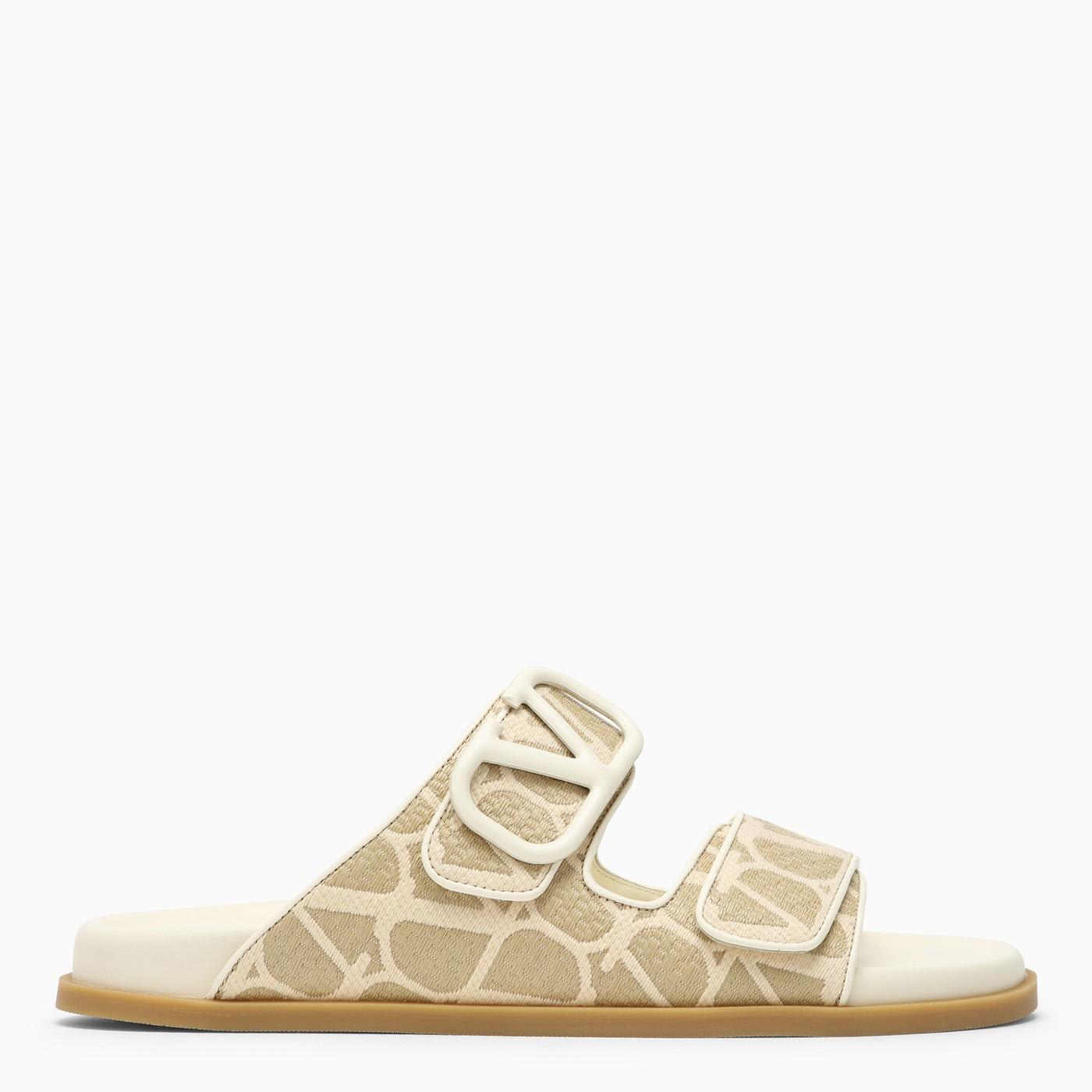 Valentino Sandalo Flat In Rafia Sintetica A Motivo Toile Iconographe Sandals