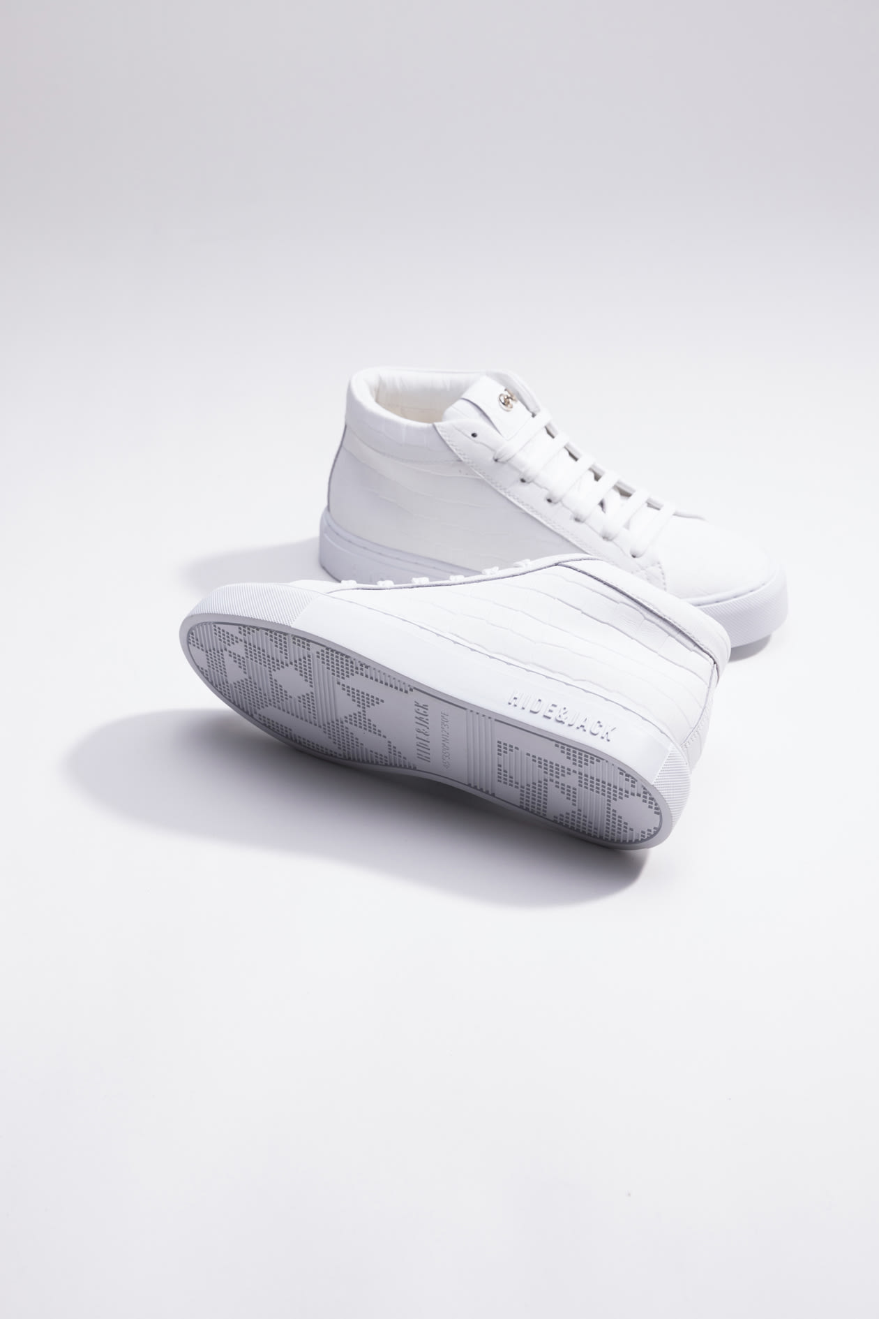 Shop Hide&amp;jack High Top Sneaker - Essence Tuscany White
