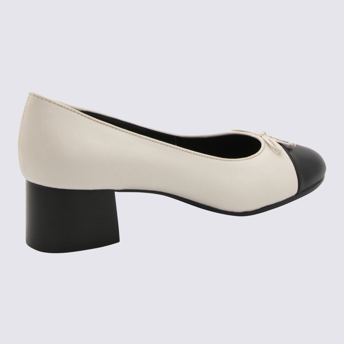 Shop Tory Burch White And Black Leather Pumps In Light Cream/black