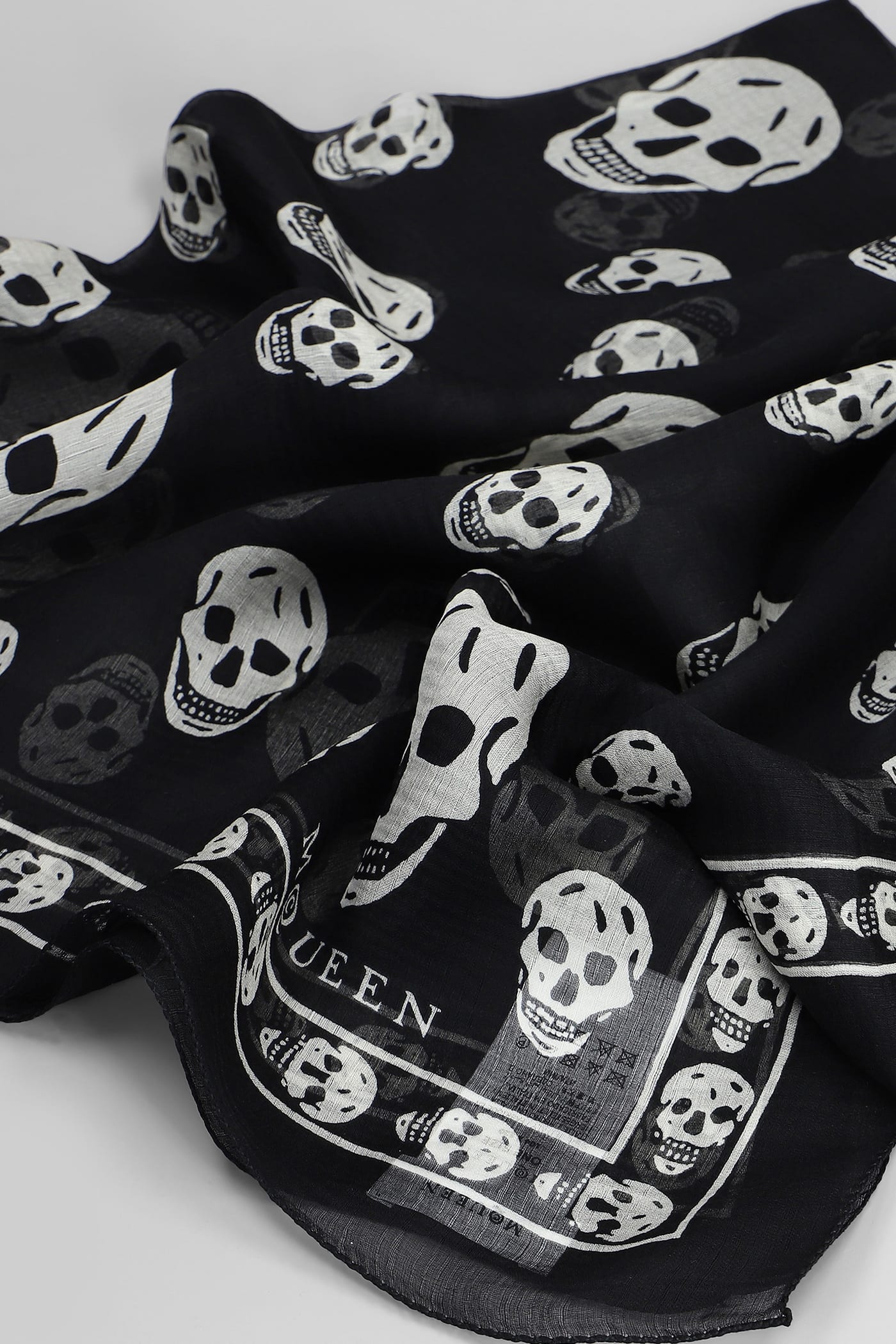 Alexander Mcqueen Foulard In Black Silk In Black