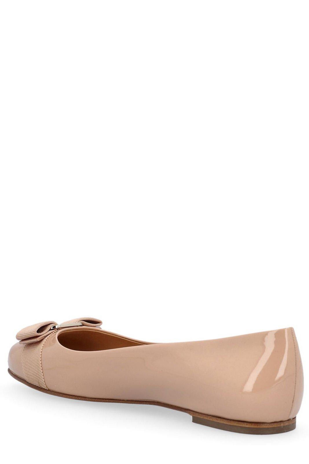 Shop Ferragamo Bow Detailed Ballerina Shoes In Powder