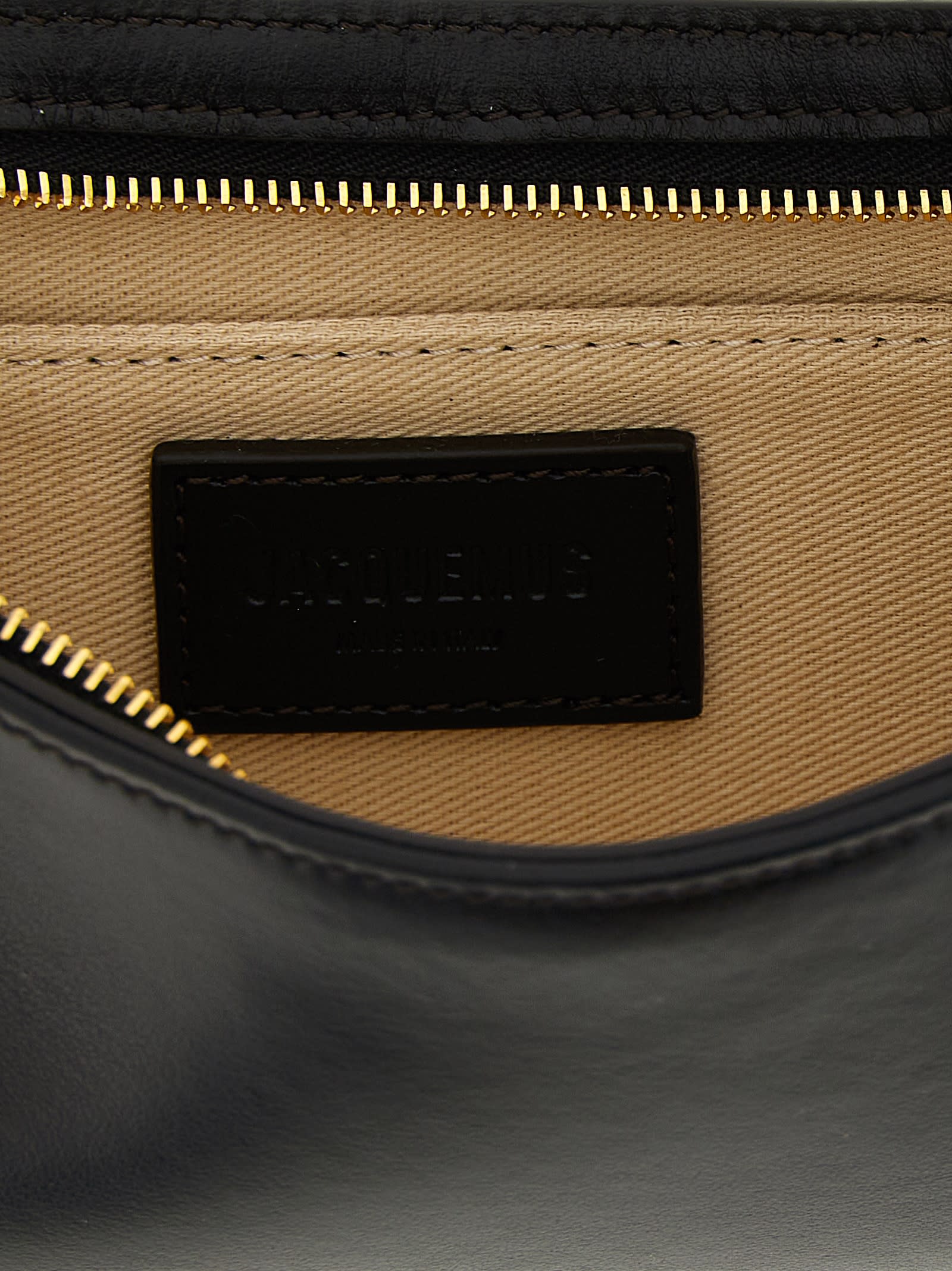 Jacquemus Le Bisou Perle Shoulder Bag In Black