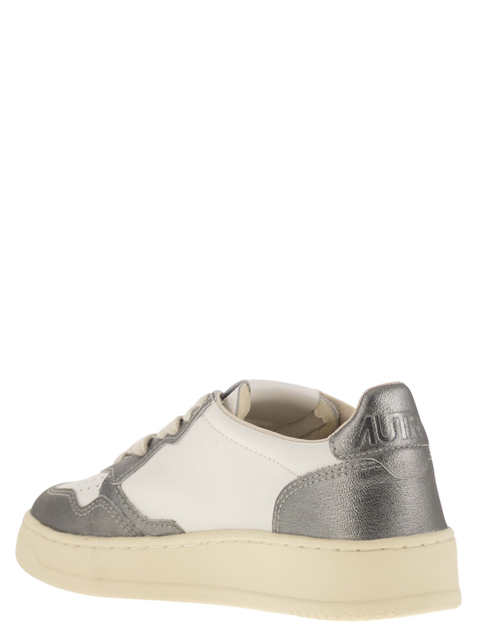 Shop Autry Medalist Low - Leather Sneakers In Dark Silver