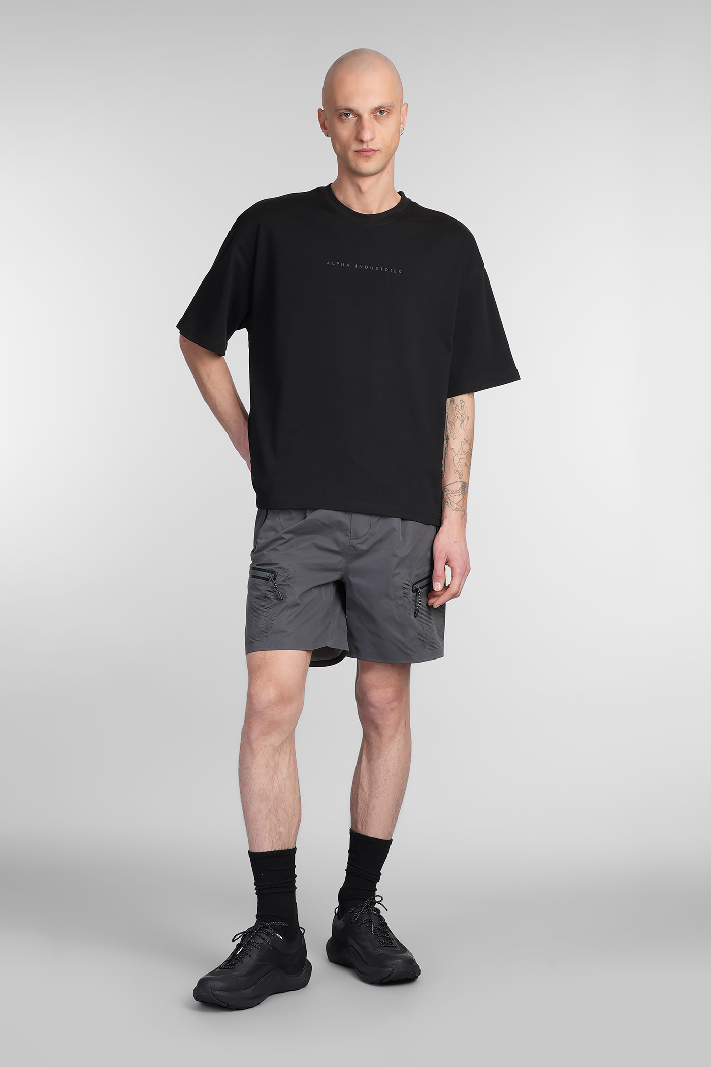 ALPHA INDUSTRIES BASE T-SHIRT T-SHIRT IN BLACK COTTON