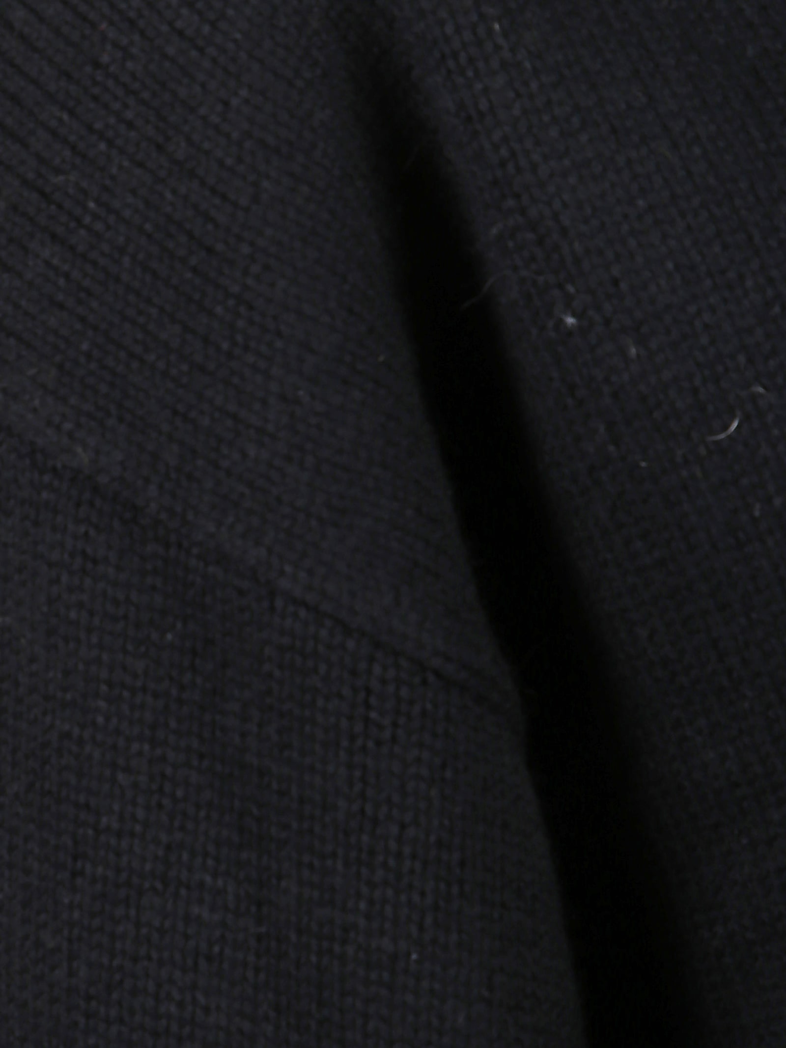 Allude Wool And Cashmere V-cardigan In Black