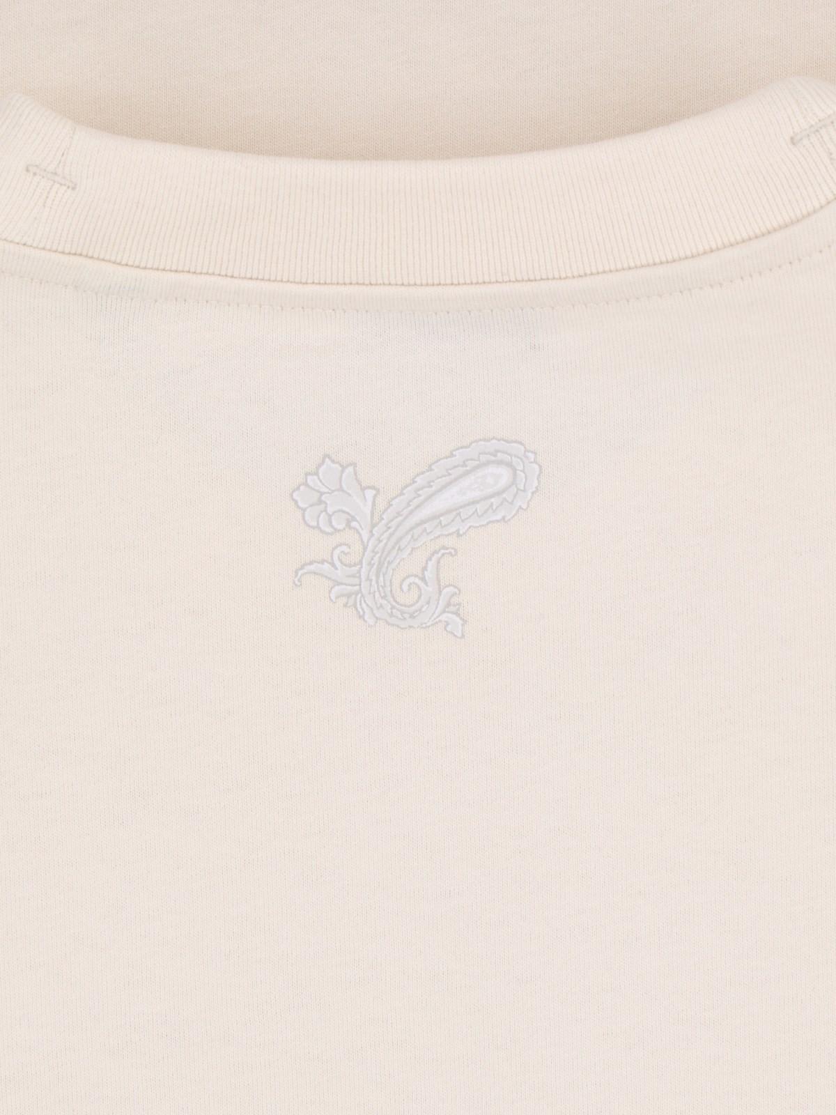 Shop Burberry Logo T-shirt In Neutrals