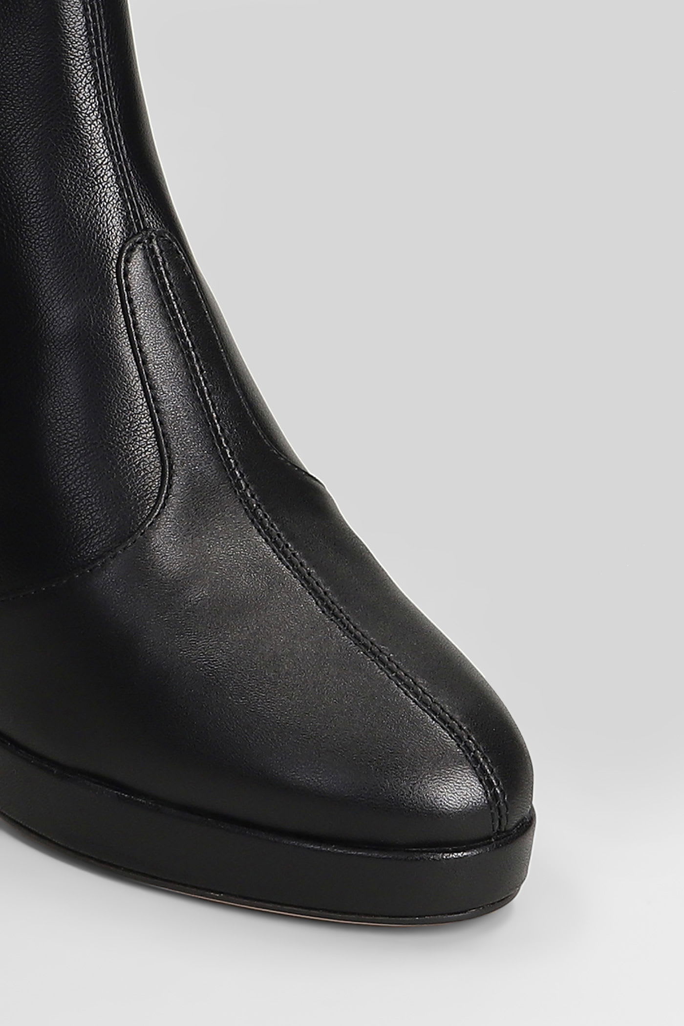 Lola Cruz High Heels Ankle Boots In Black Leather In Black