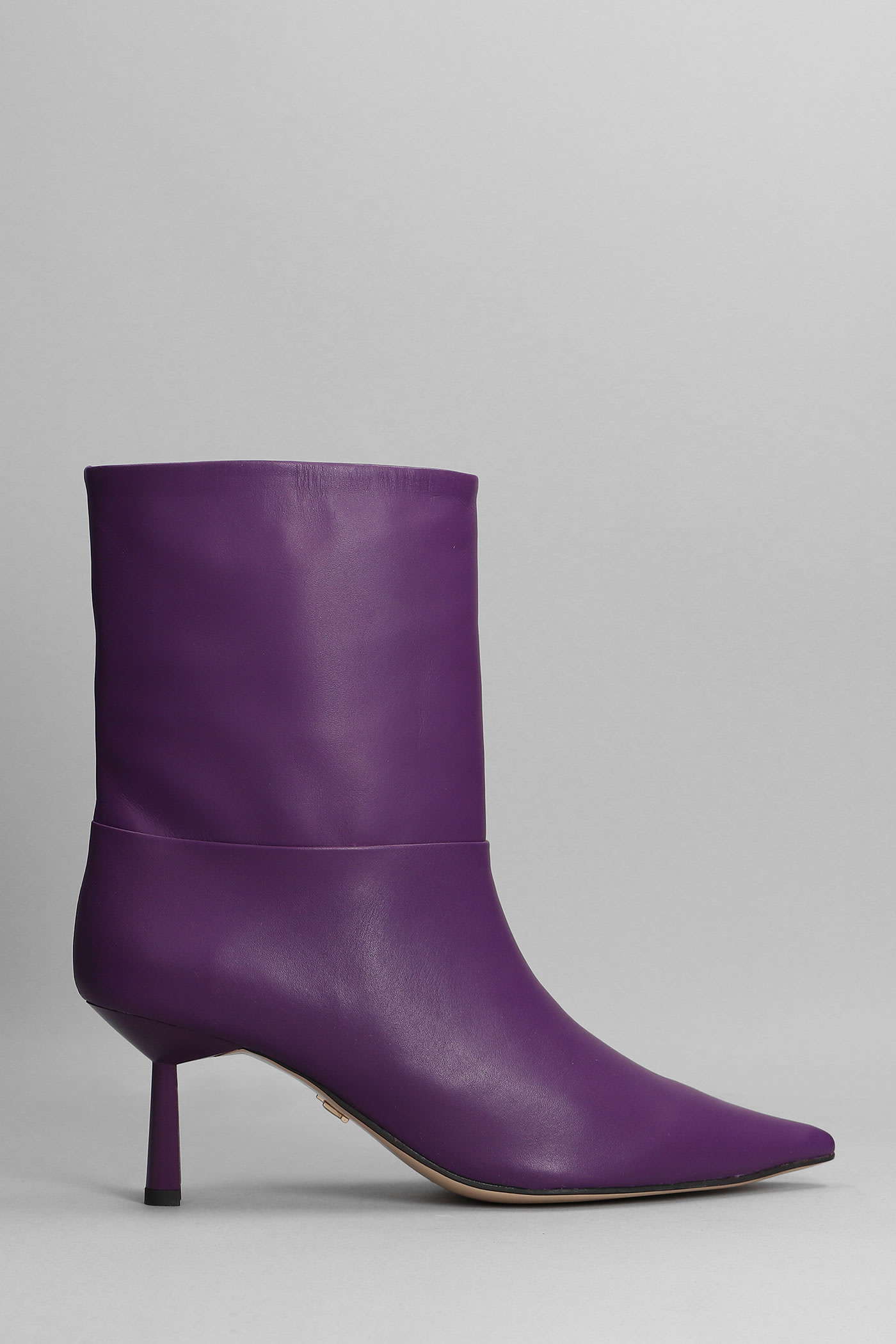 Lola Cruz Low Heels Ankle Boots In Viola Leather