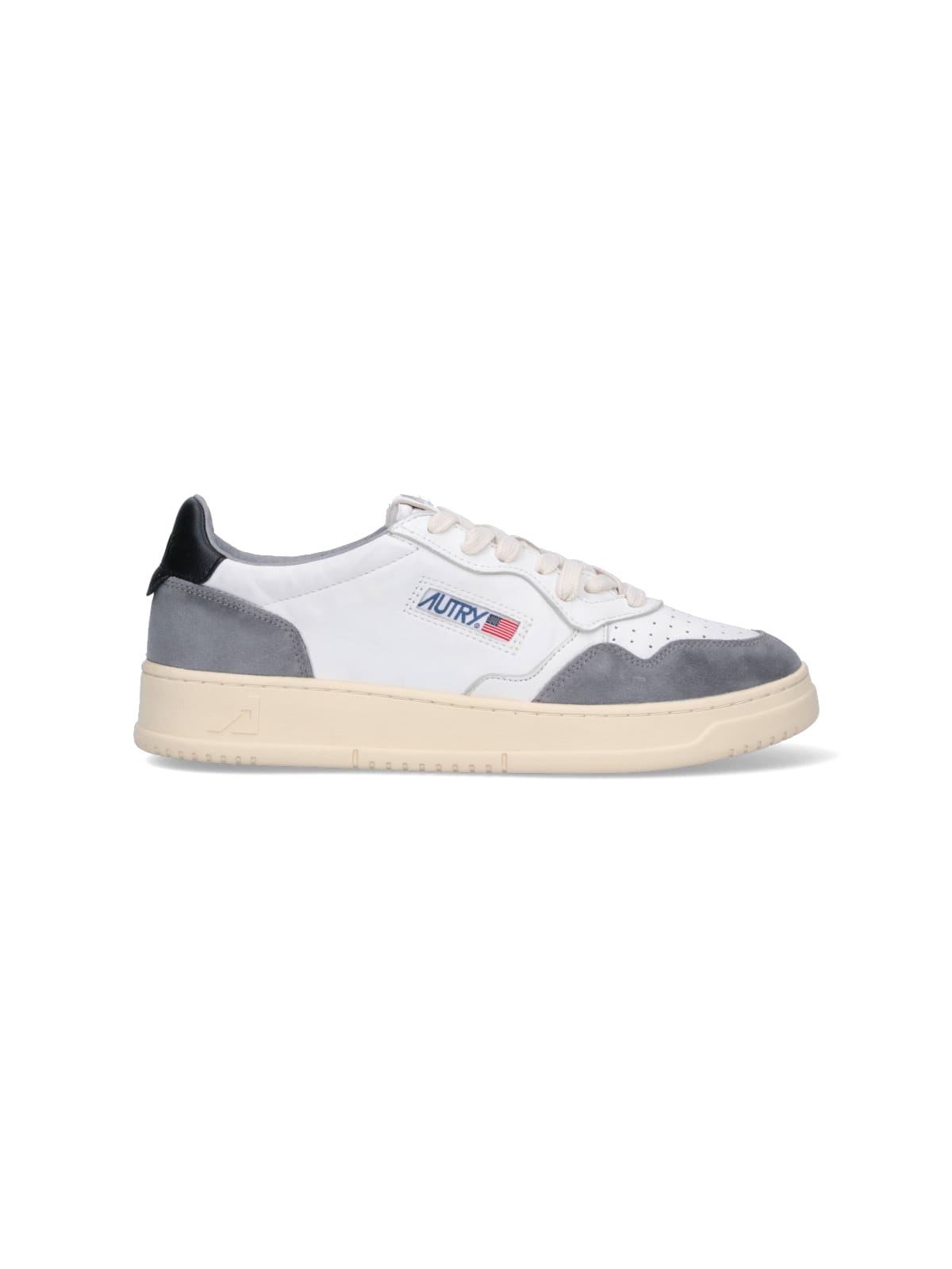 Shop Autry Low Sneakers Medalist In Bianco Grigio