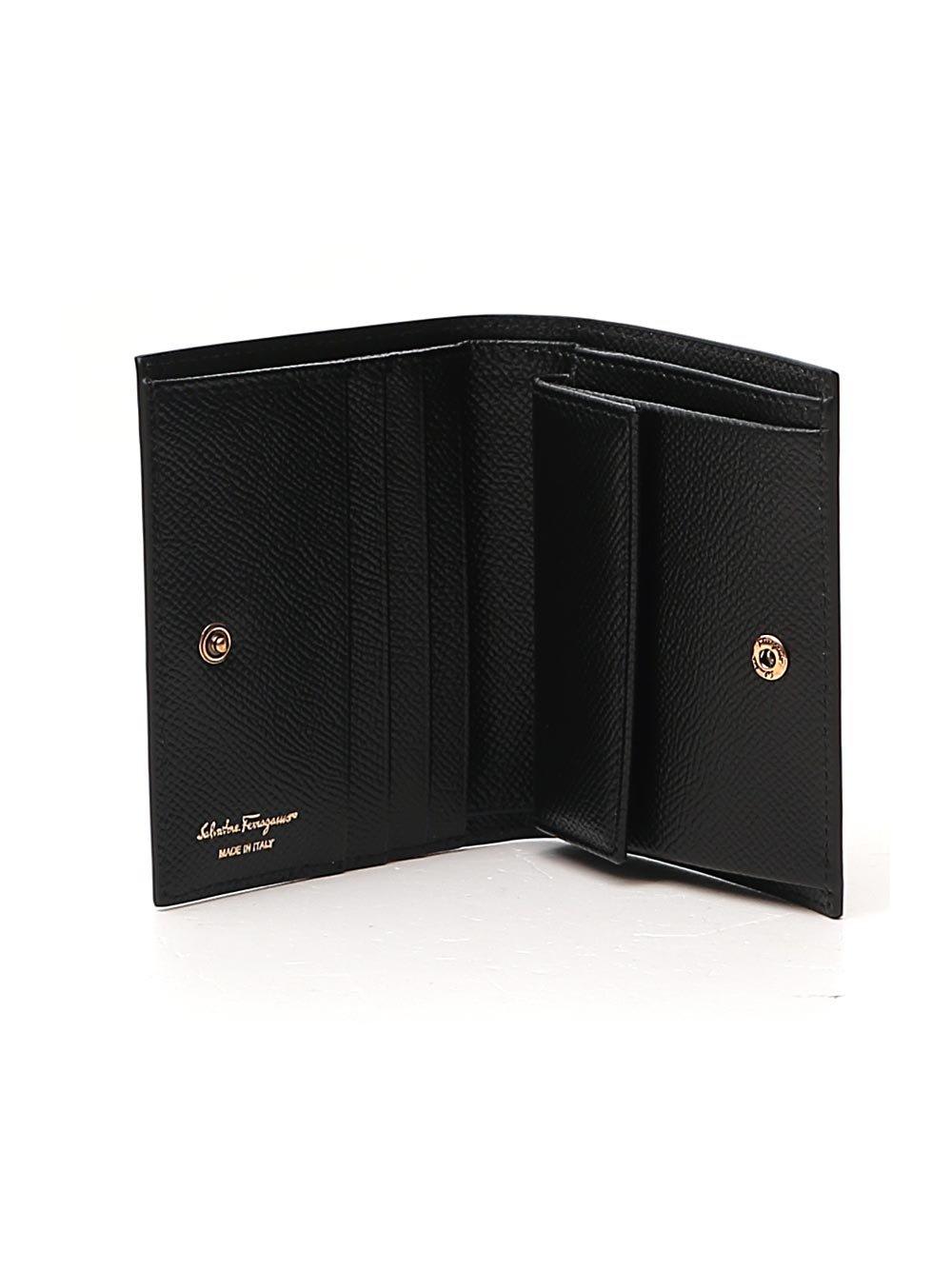 Ferragamo Gancini Compact Leather Wallet In Nero