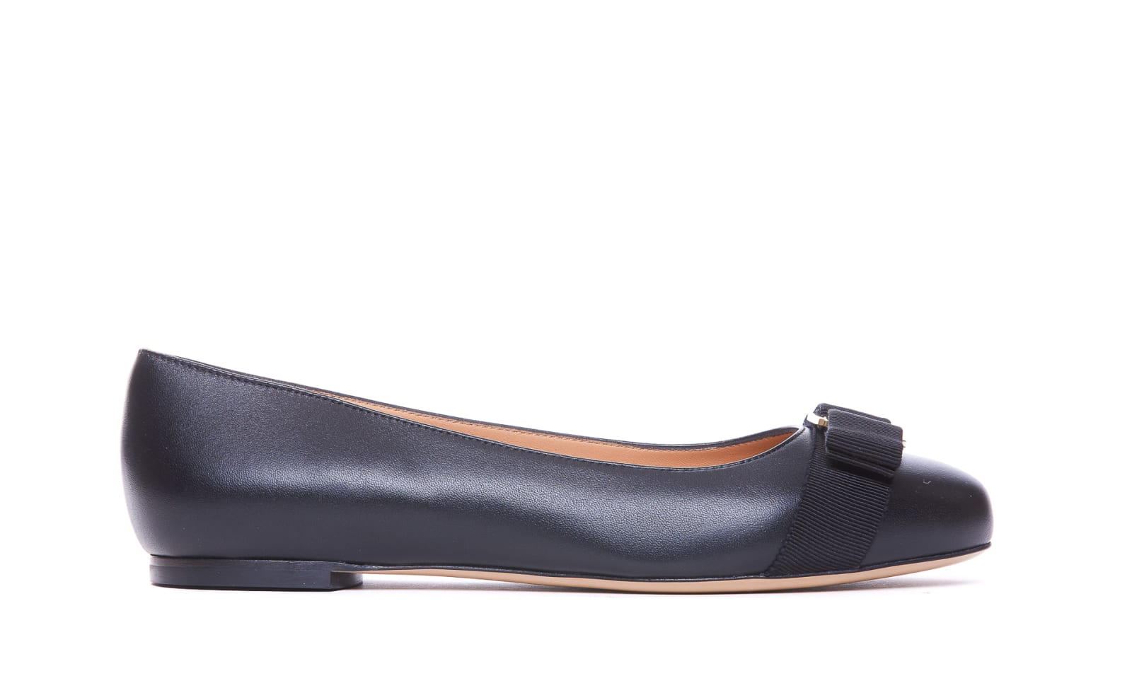 Shop Ferragamo Varina Ballets In Black