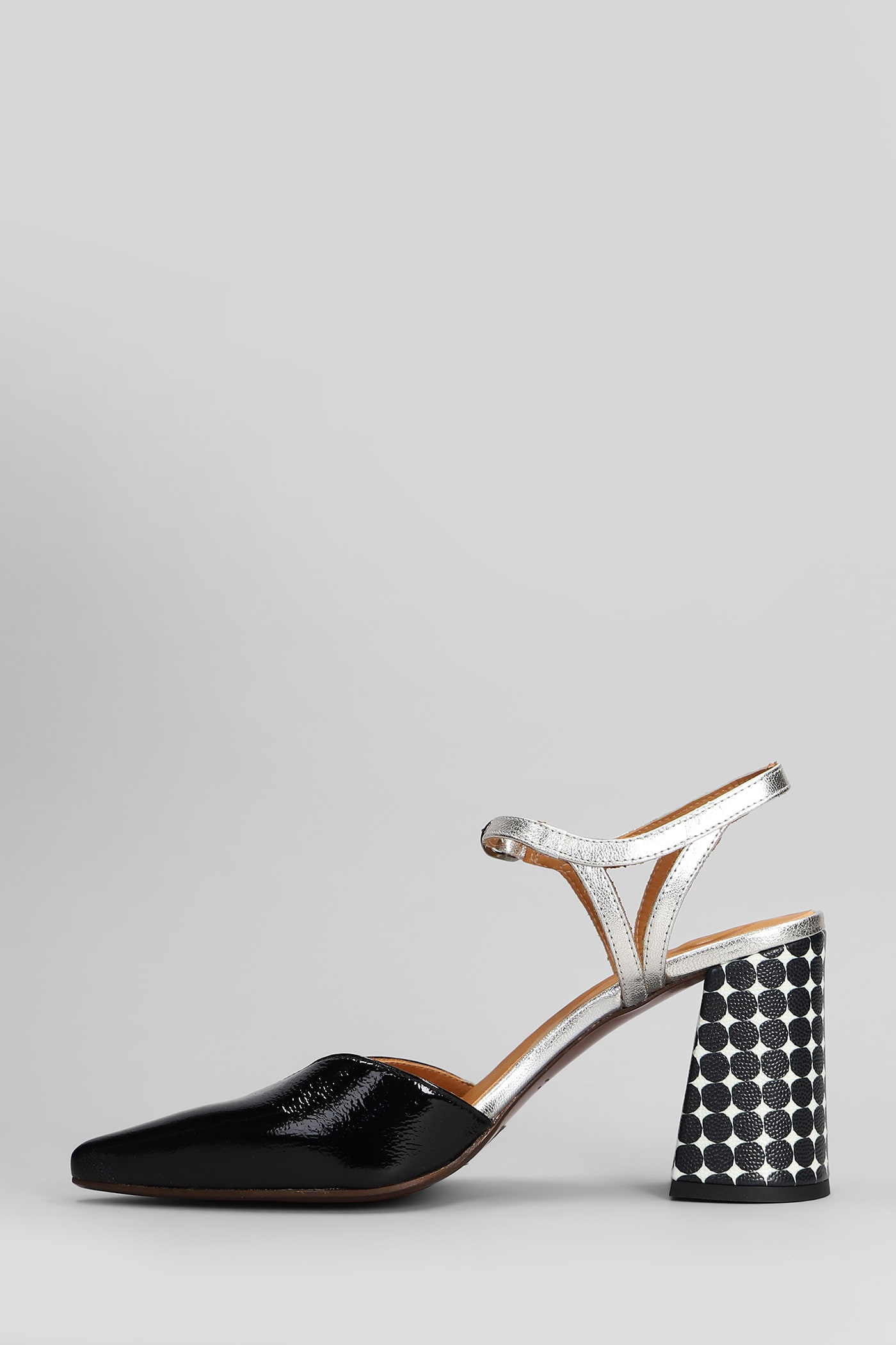 Chie Mihara Pumps In Black Patent Leather In Black