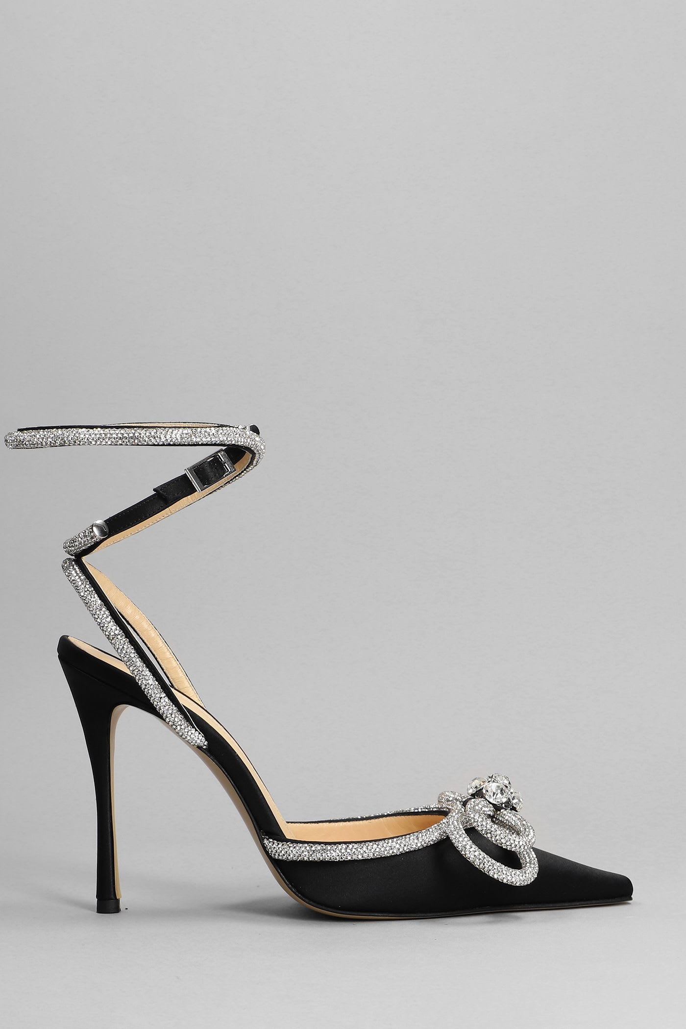 Pumps In Black Silk