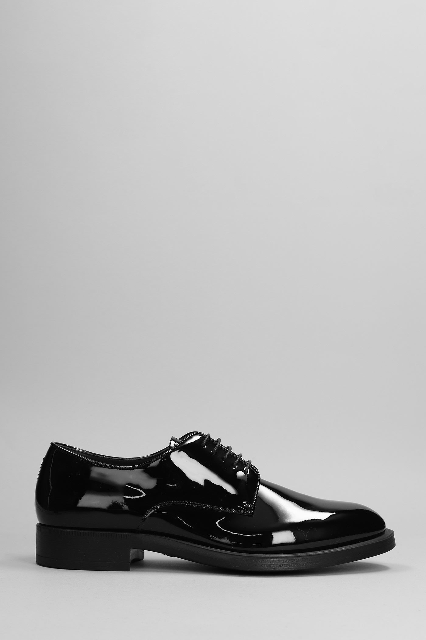 Giorgio Armani Lace Up Shoes In Black Patent Leather