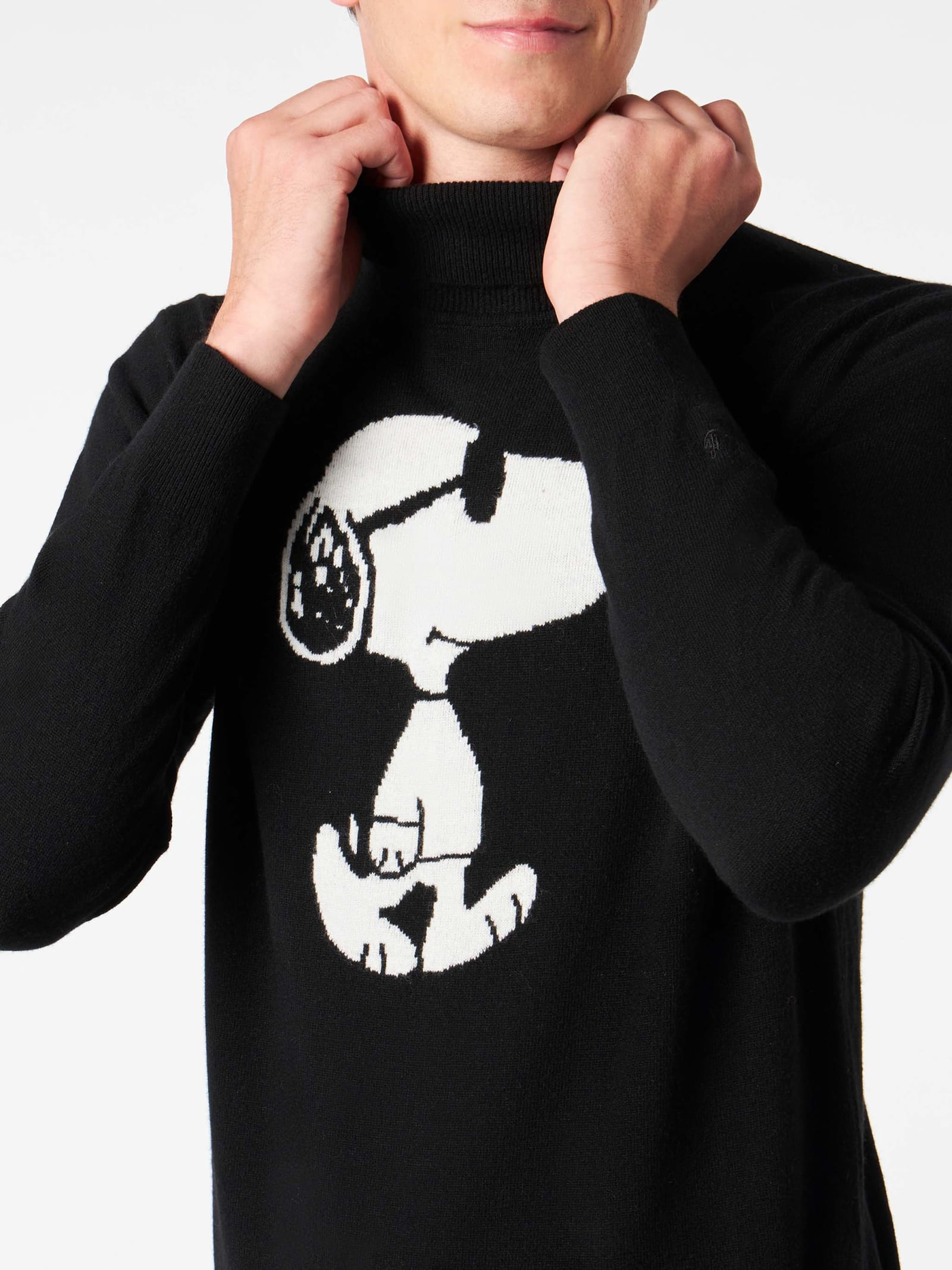 Mc2 Saint Barth Man Turtleneck Sweater With Snoopy Jacquard Print Snoopy - Peanuts Special Edition In Black