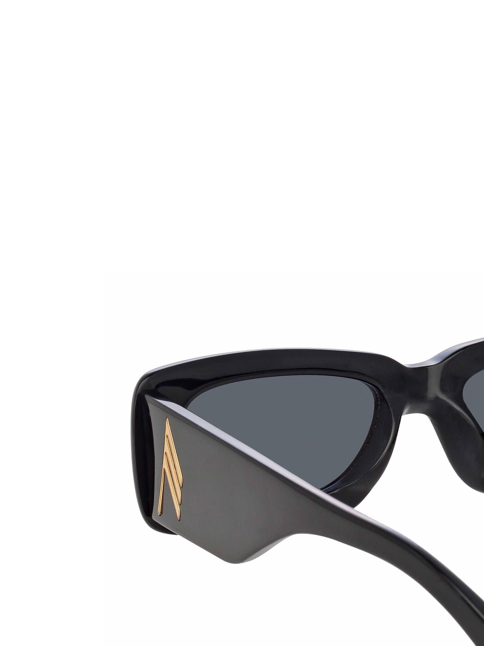 Shop Linda Farrow Attico16 Black / Yellow Gold Sunglasses