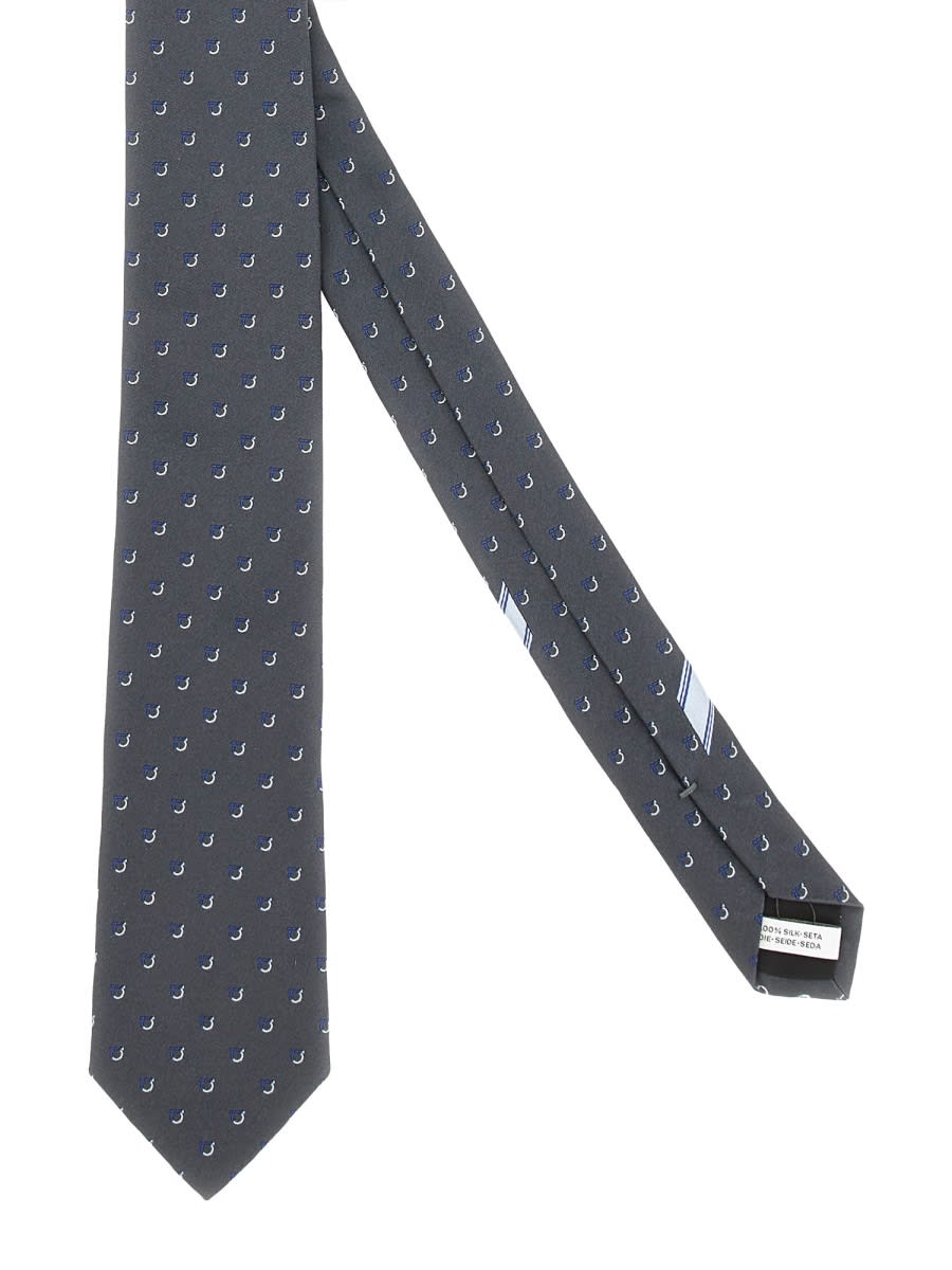 Ferragamo Patterned Fabric Pointed Tip Slim Design In Multi