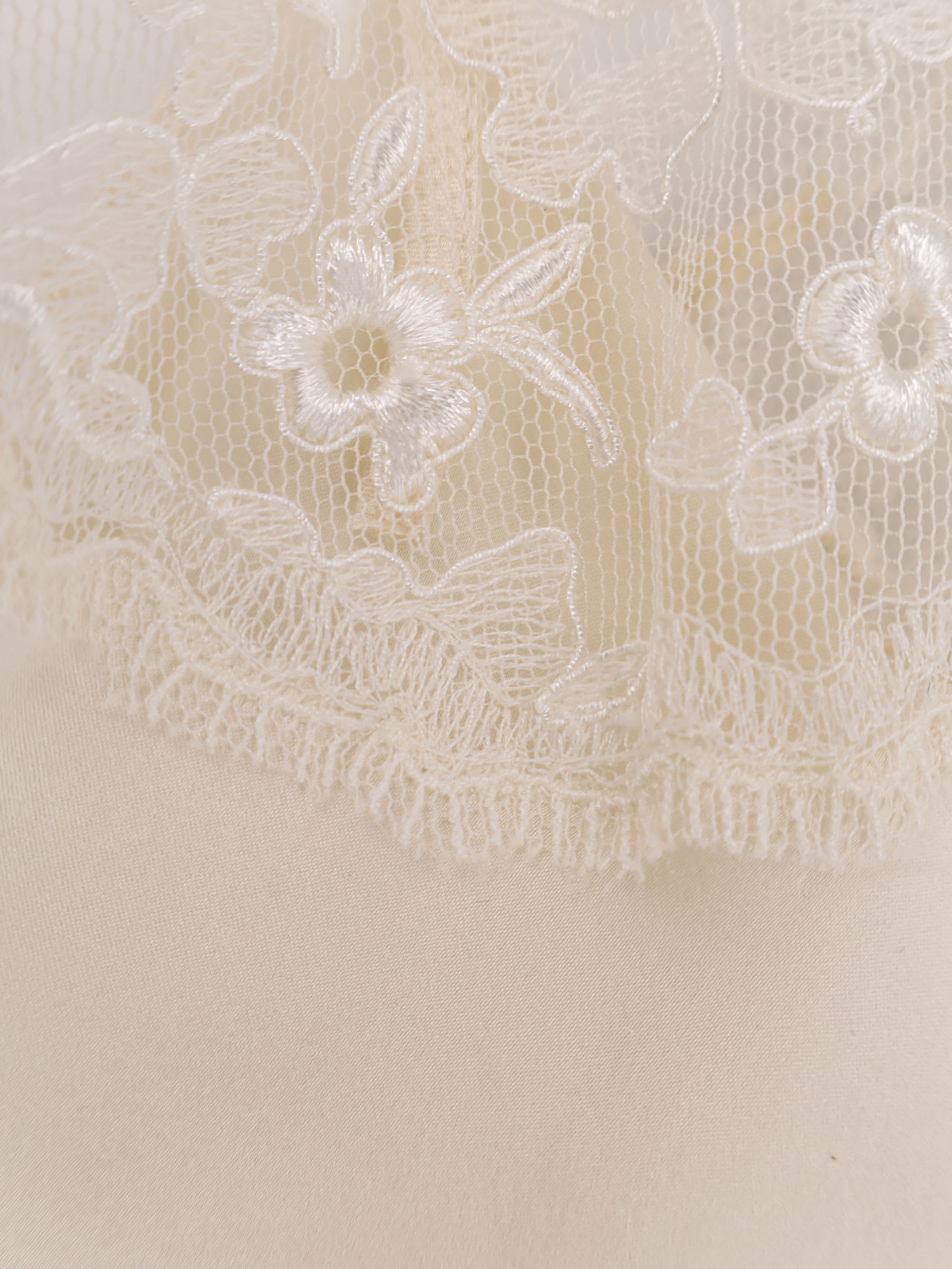 Chloé Silk Top With Lace Detail In Neutral